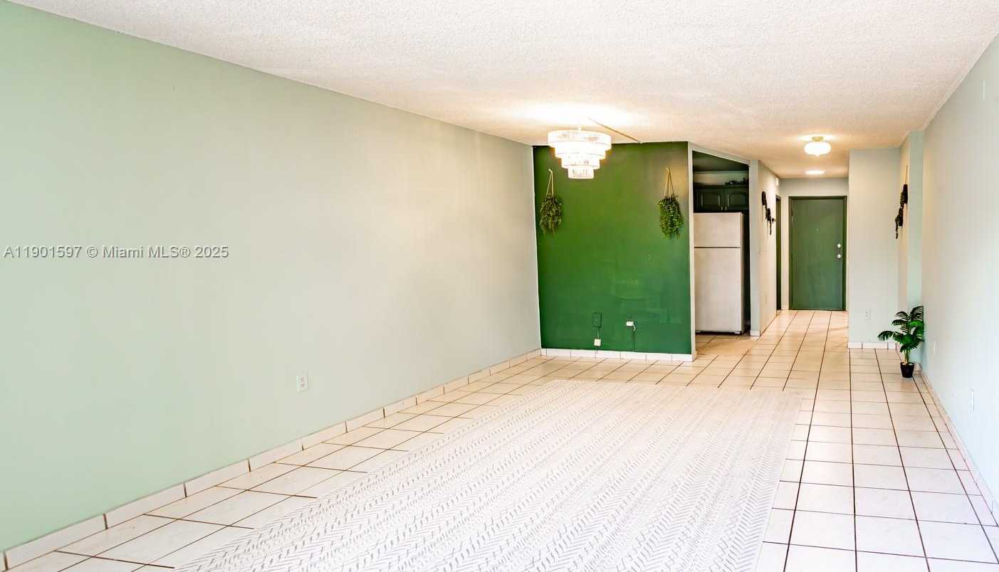Small Image of 7620 CARLYLE AVE #205, Miami Beach Number 6