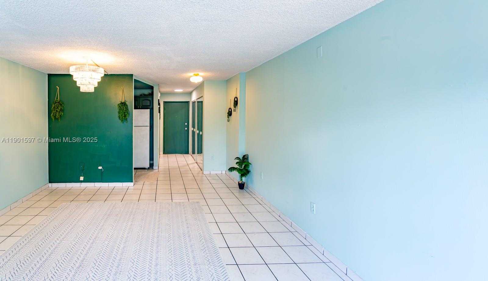 Small Image of 7620 CARLYLE AVE #205, Miami Beach Number 8
