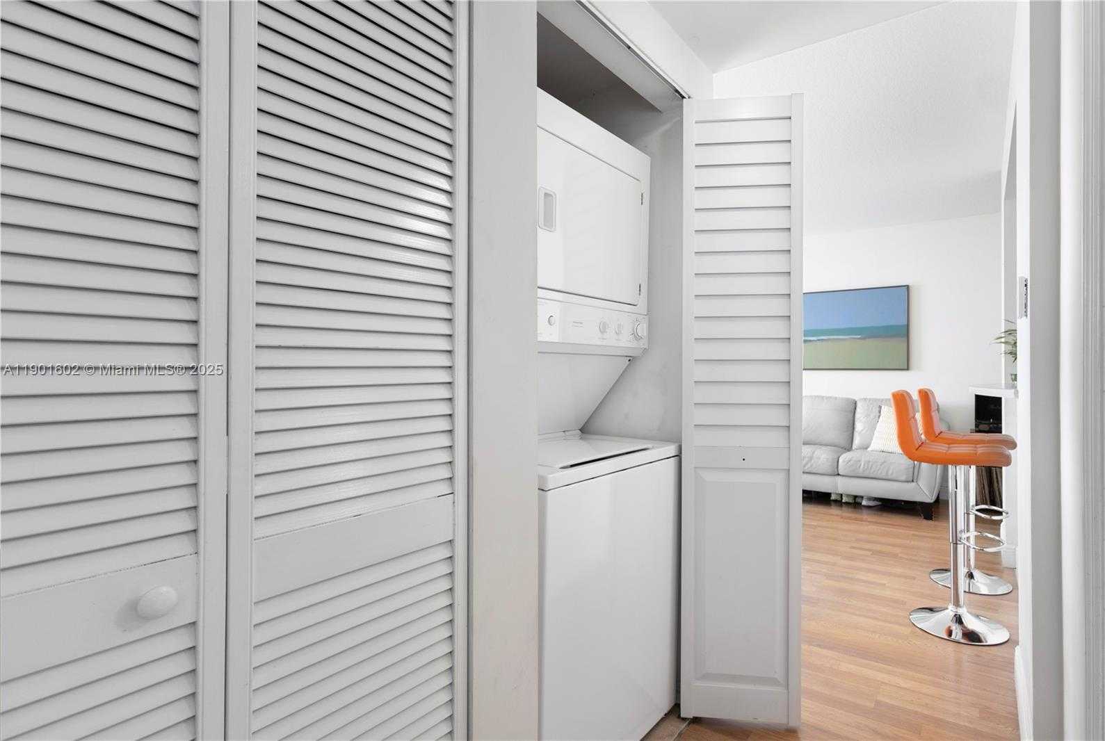 Small Image of 900 SOUTH WEST 8TH ST #1009, Miami Number 10