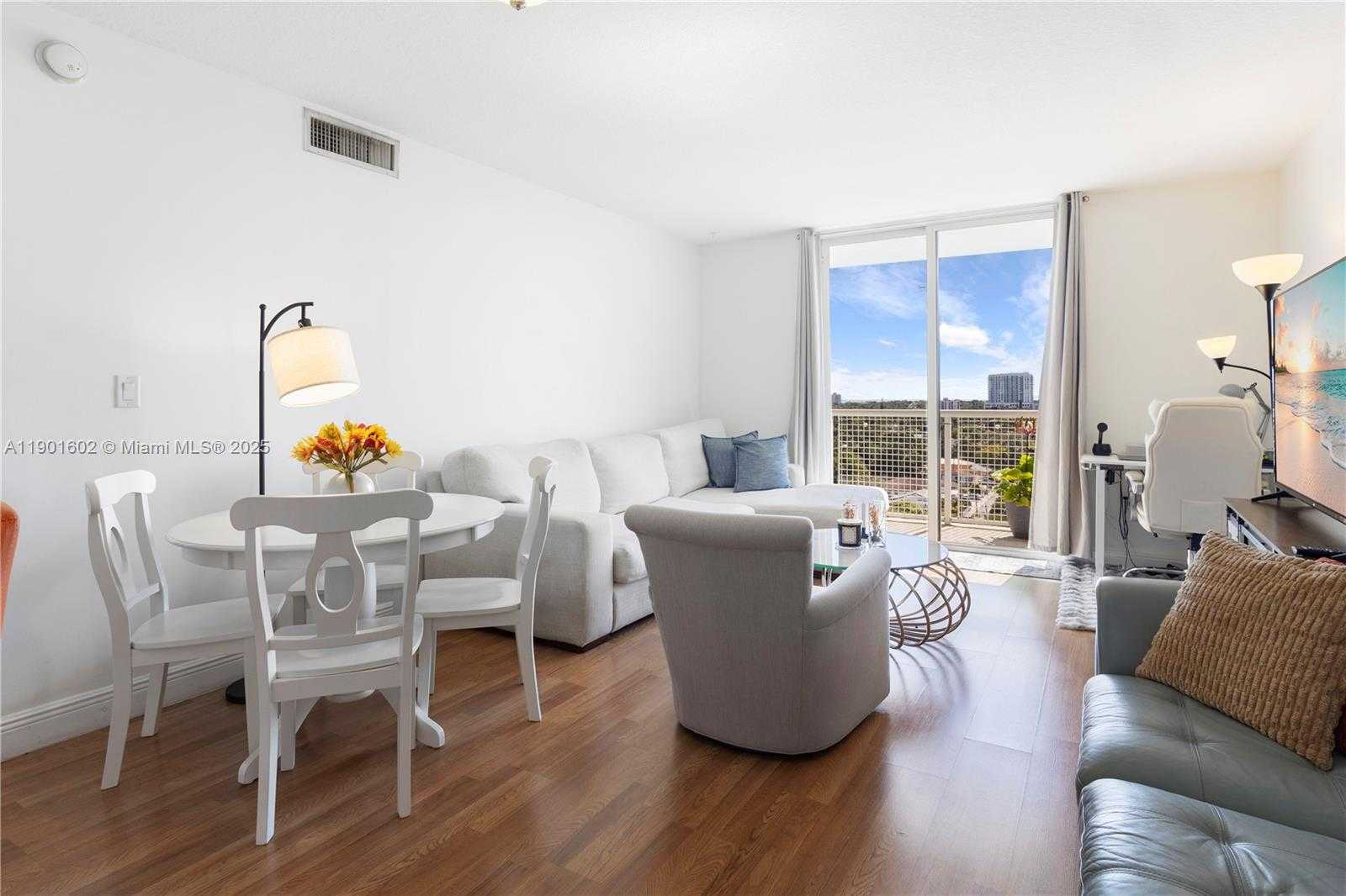 Small Image of 900 SOUTH WEST 8TH ST #1009, Miami Number 2