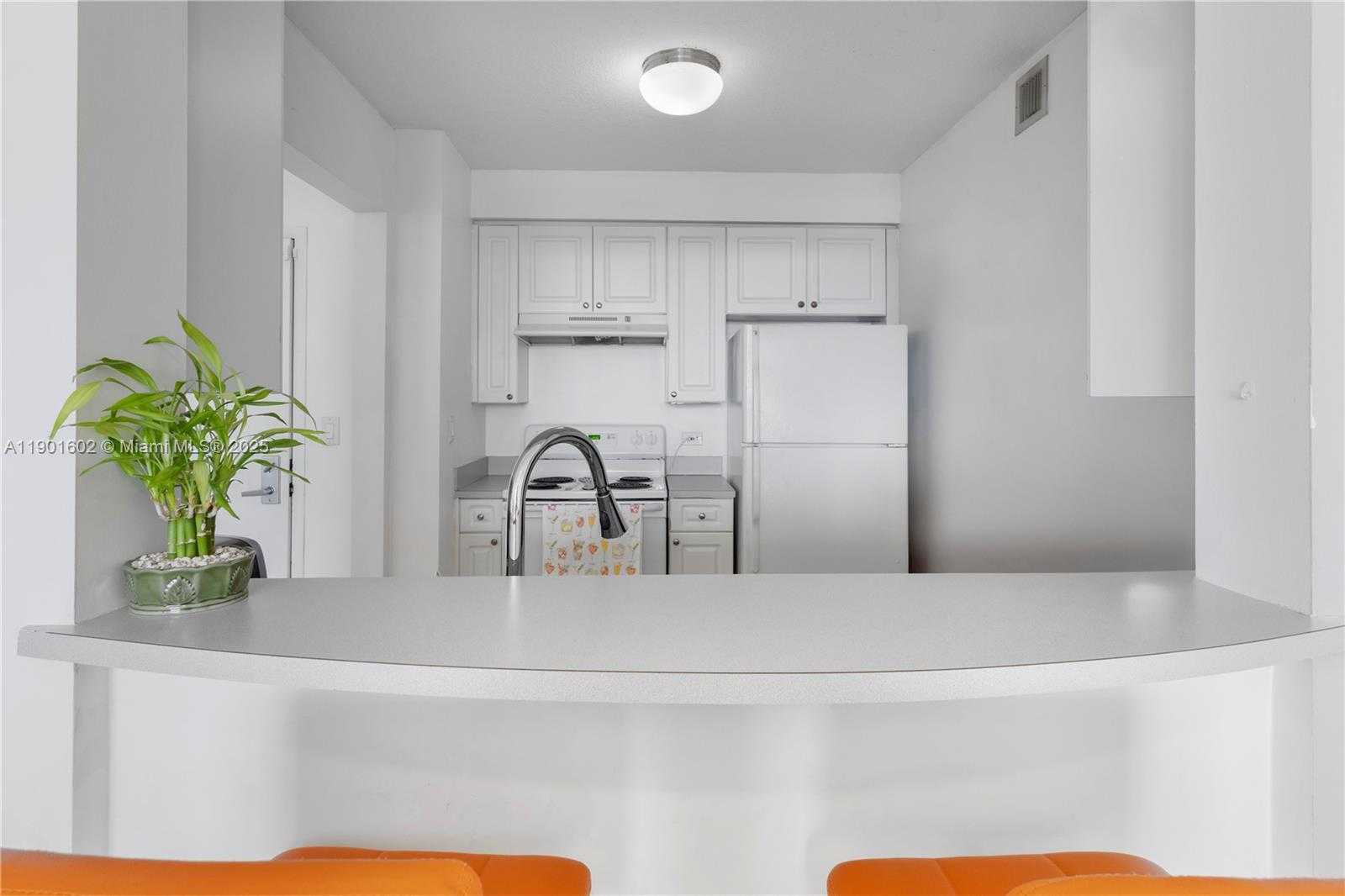 Small Image of 900 SOUTH WEST 8TH ST #1009, Miami Number 3