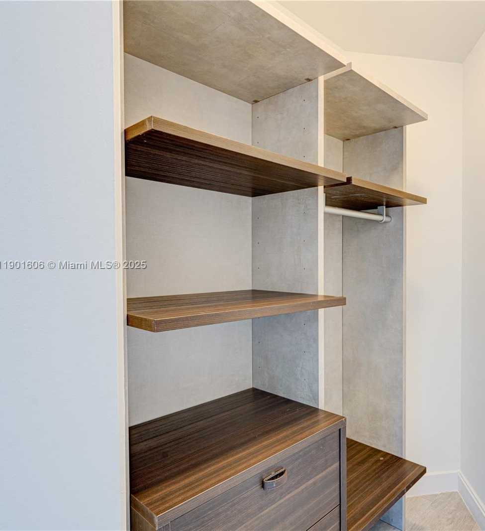 Small Image of 45 SOUTH WEST 9TH ST #2408, Miami Number 16