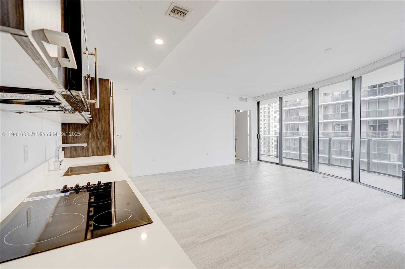 Small Image of 45 SOUTH WEST 9TH ST #2408, Miami Number 3