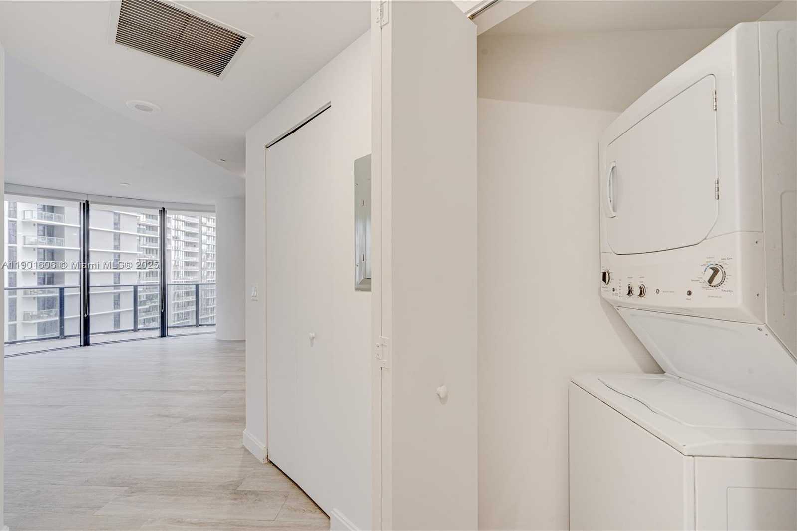 Small Image of 45 SOUTH WEST 9TH ST #2408, Miami Number 6