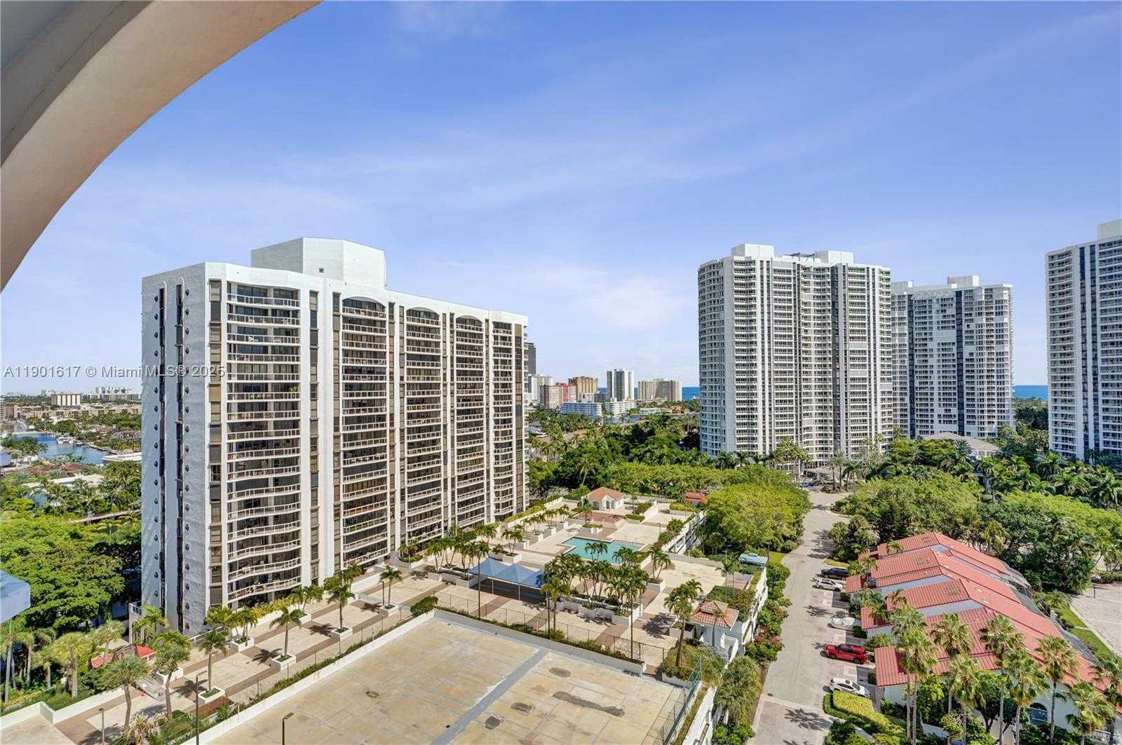 Small Image of 3610 YACHT CLUB DR #PH07, Aventura Number 25