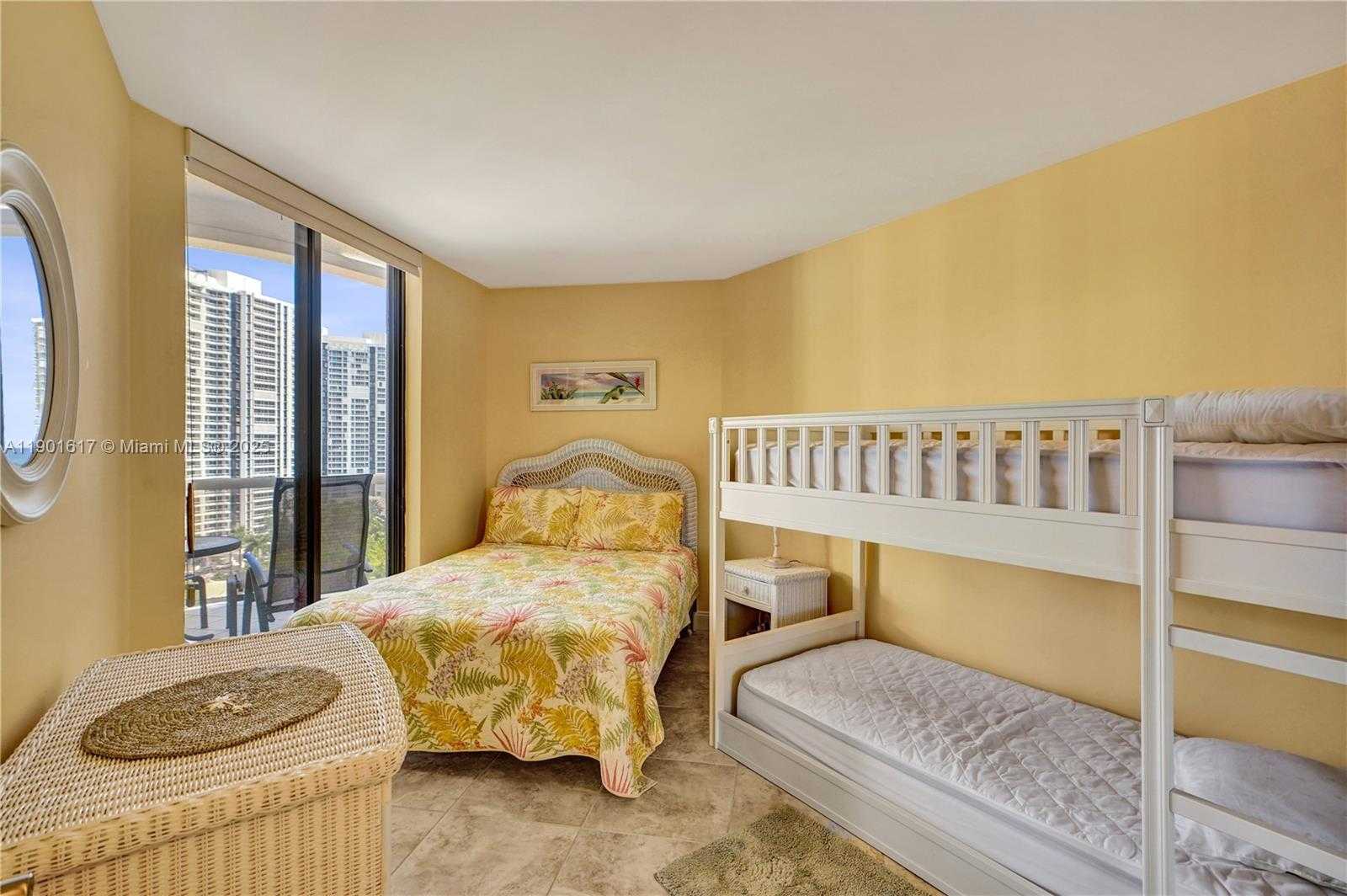 Small Image of 3610 YACHT CLUB DR #PH07, Aventura Number 6