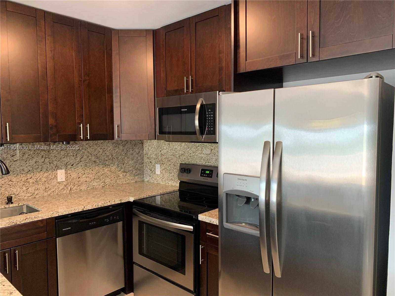 Small Image of 1455 NORTH TREASURE DR #2M, North Bay Village Number 6