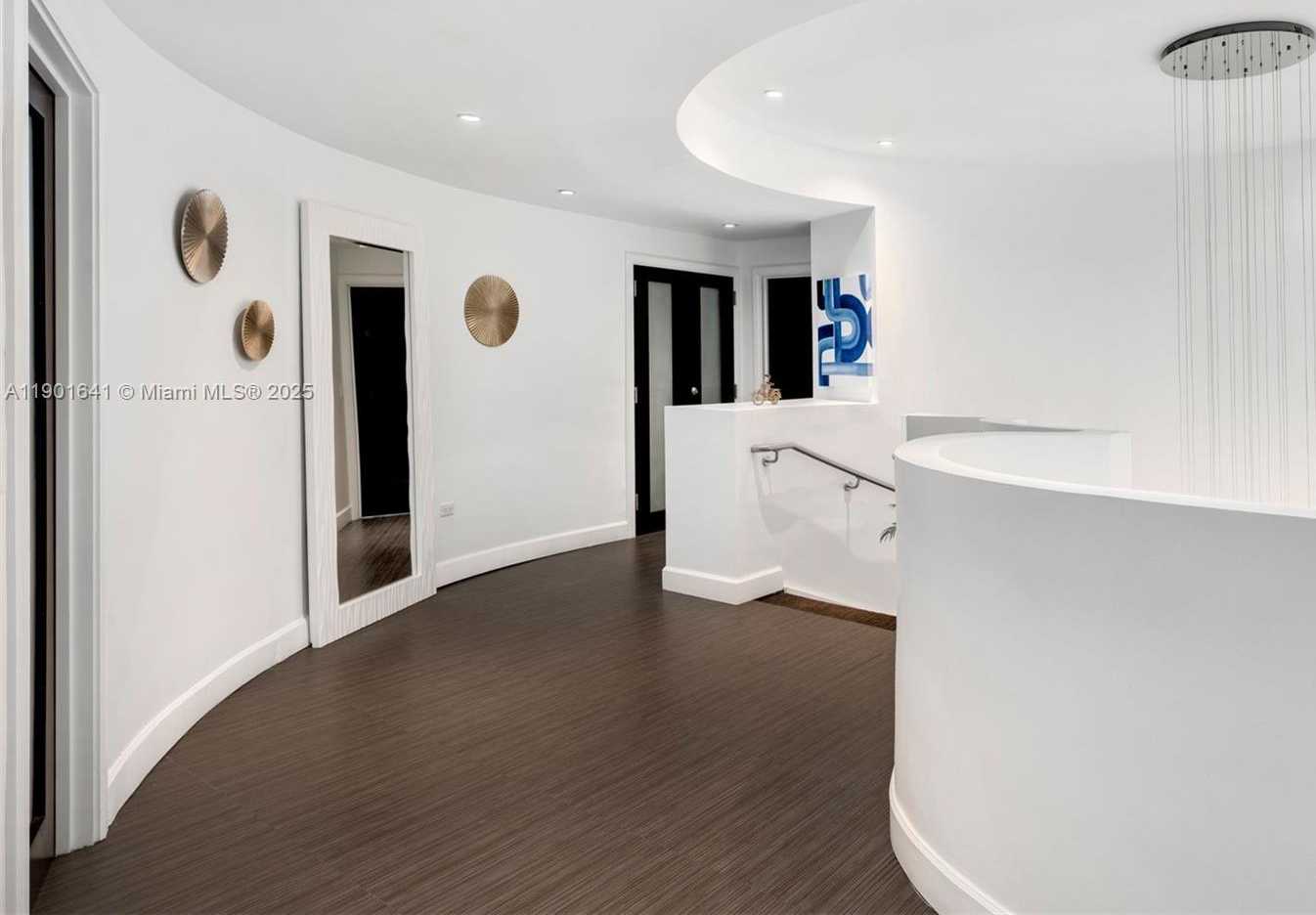 Small Image of 4391 COLLINS AVE #512, Miami Beach Number 37