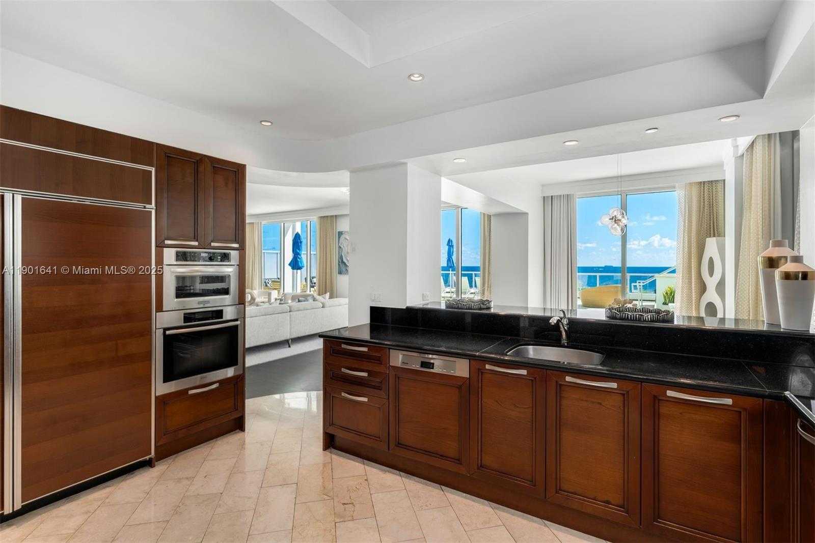 Small Image of 4391 COLLINS AVE #512, Miami Beach Number 9