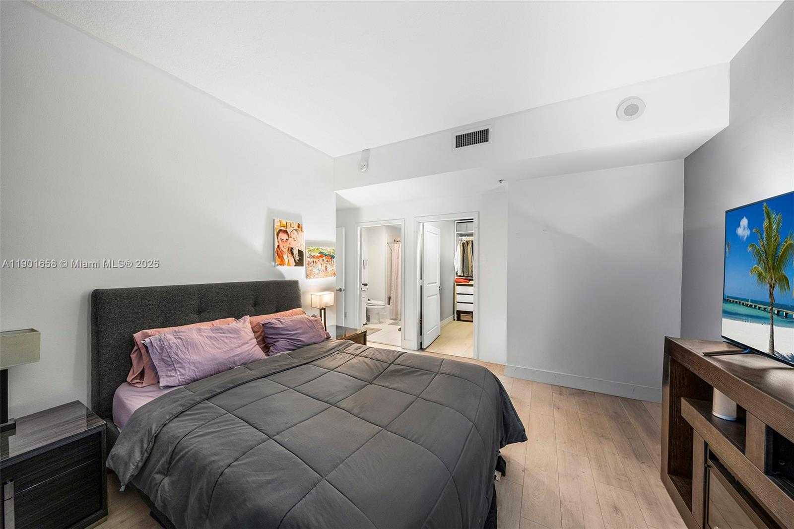 Small Image of 10 ARAGON AVE #1417, Coral Gables Number 16