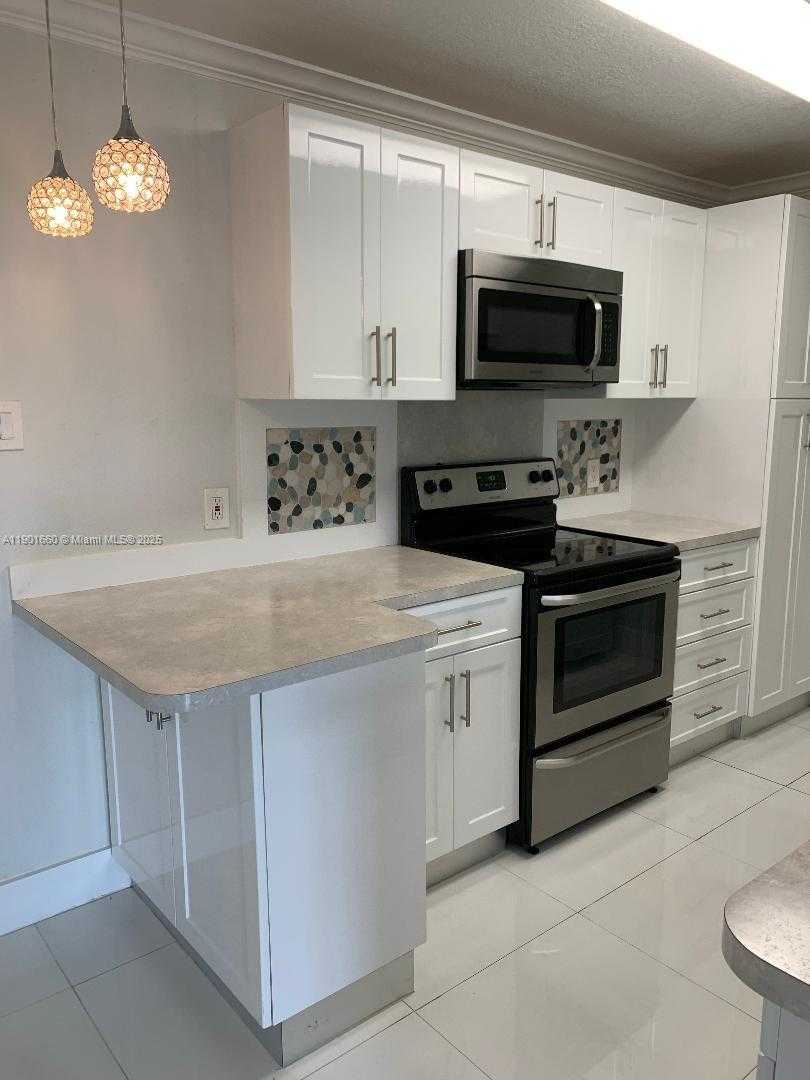 Small Image of 10370 SOUTH WEST 150TH CT #9202, Miami Number 3