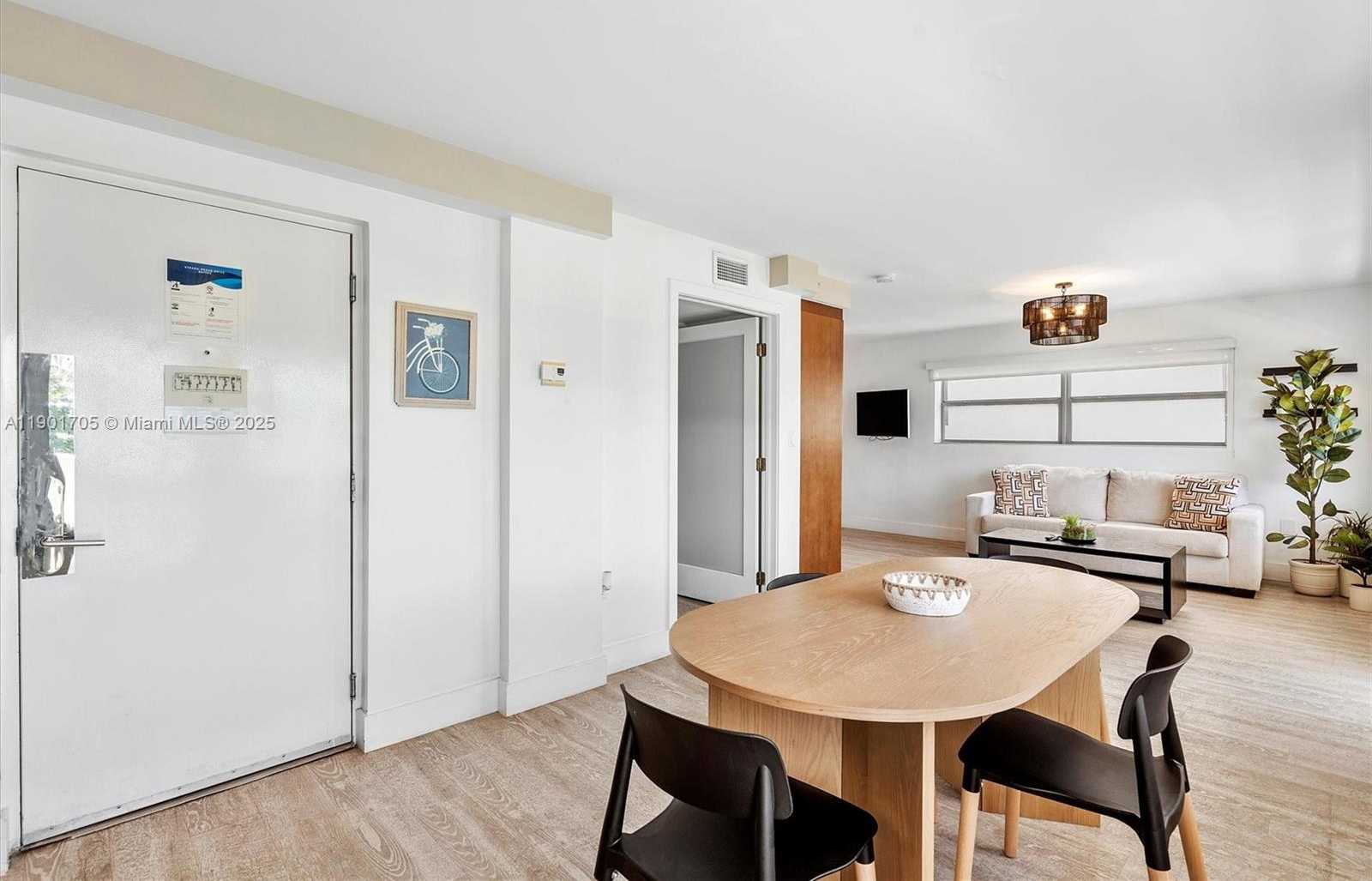 Small Image of 1024 OCEAN DR #A301, Miami Beach Number 11