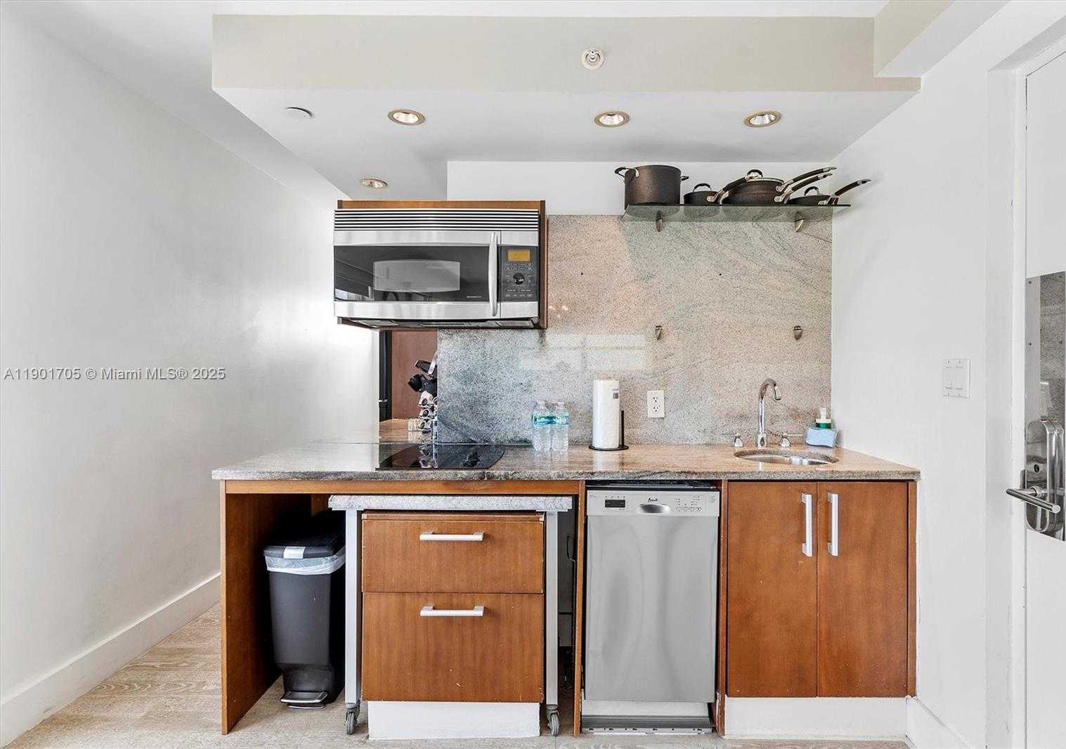 Small Image of 1024 OCEAN DR #A301, Miami Beach Number 13