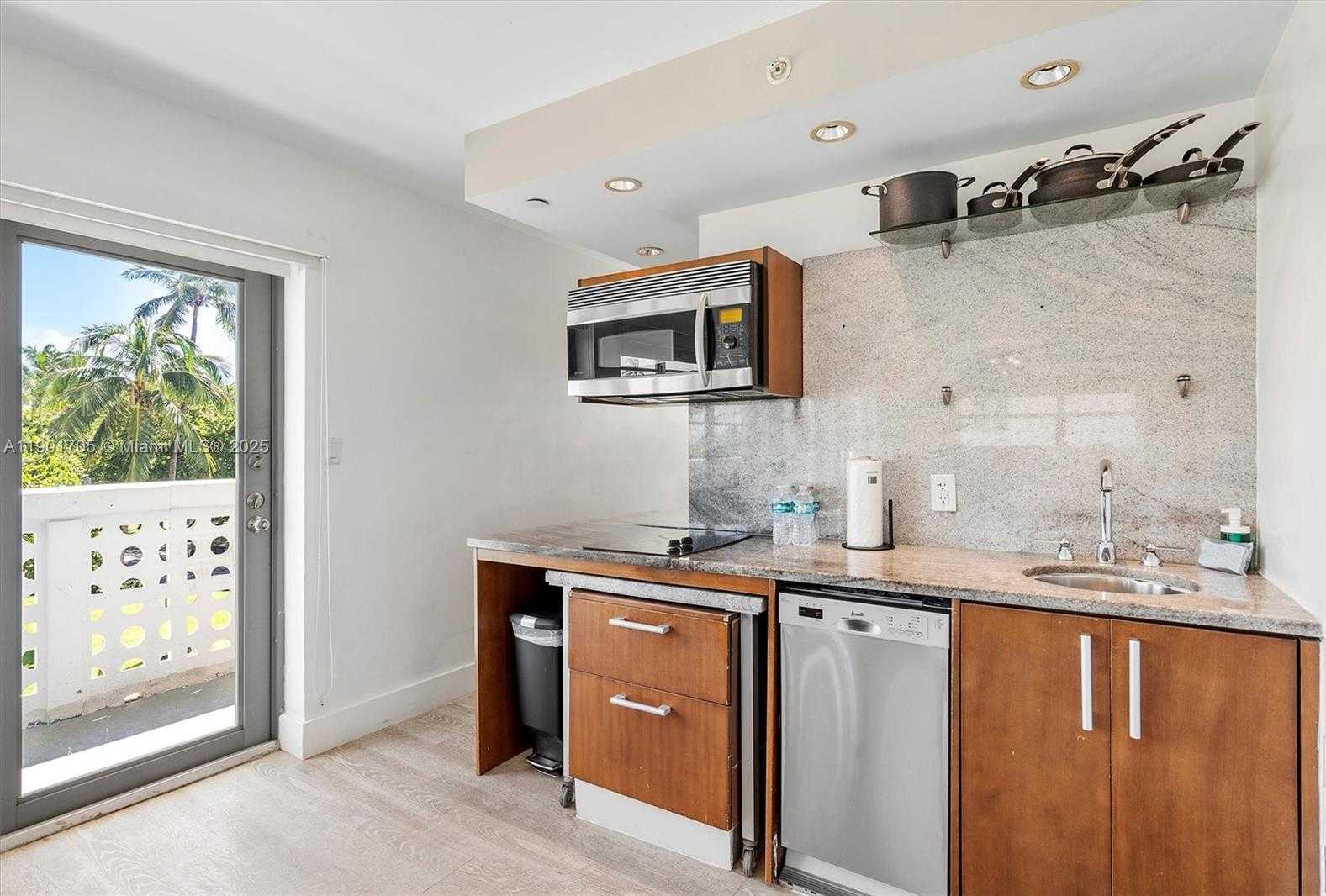 Small Image of 1024 OCEAN DR #A301, Miami Beach Number 14