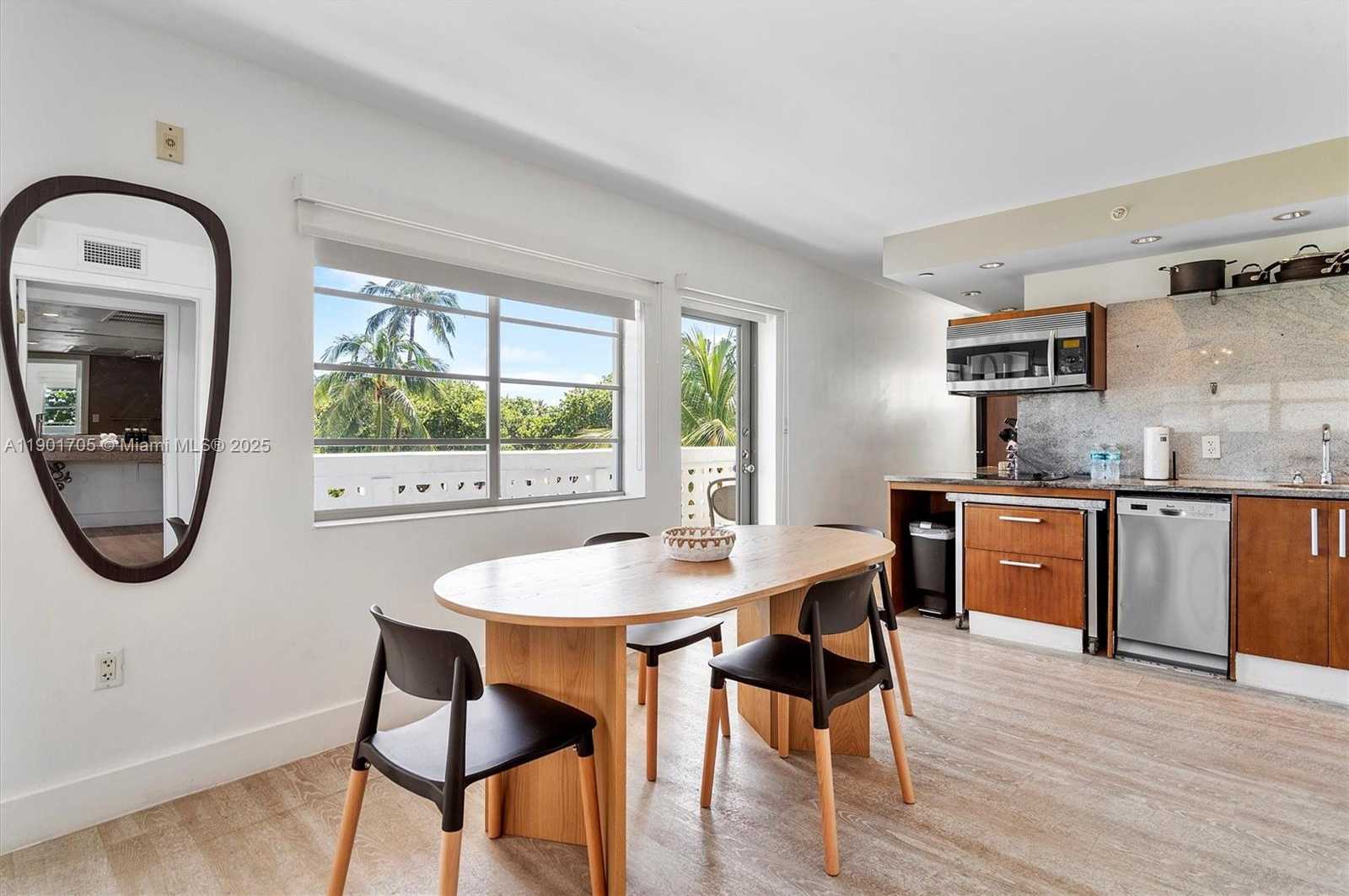 Small Image of 1024 OCEAN DR #A301, Miami Beach Number 15