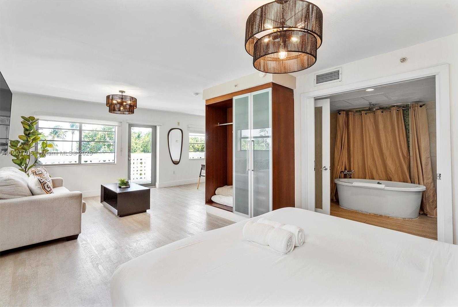 Small Image of 1024 OCEAN DR #A301, Miami Beach Number 19