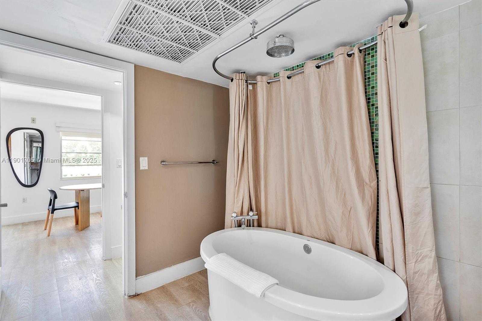 Small Image of 1024 OCEAN DR #A301, Miami Beach Number 22