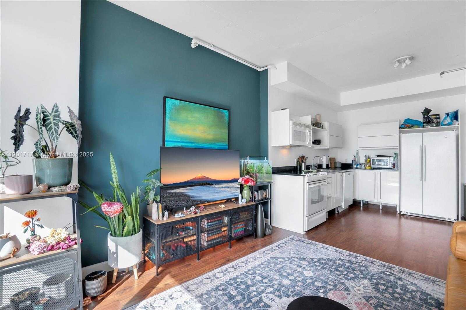 Small Image of 690 SOUTH WEST 1ST CT #2730, Miami Number 10