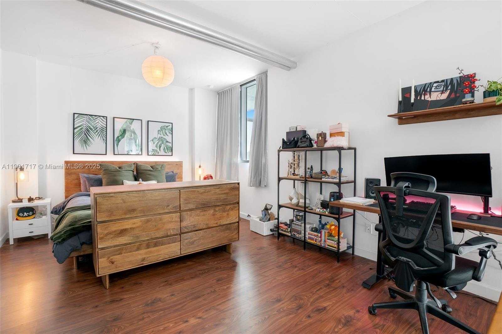 Small Image of 690 SOUTH WEST 1ST CT #2730, Miami Number 12