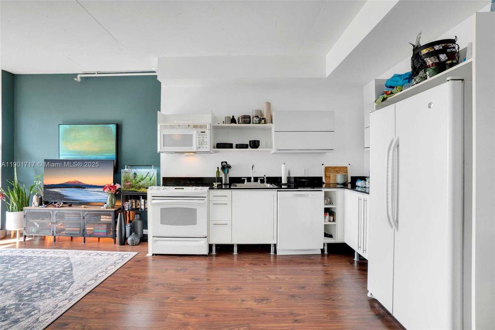 Small Image of 690 SOUTH WEST 1ST CT #2730, Miami Number 2