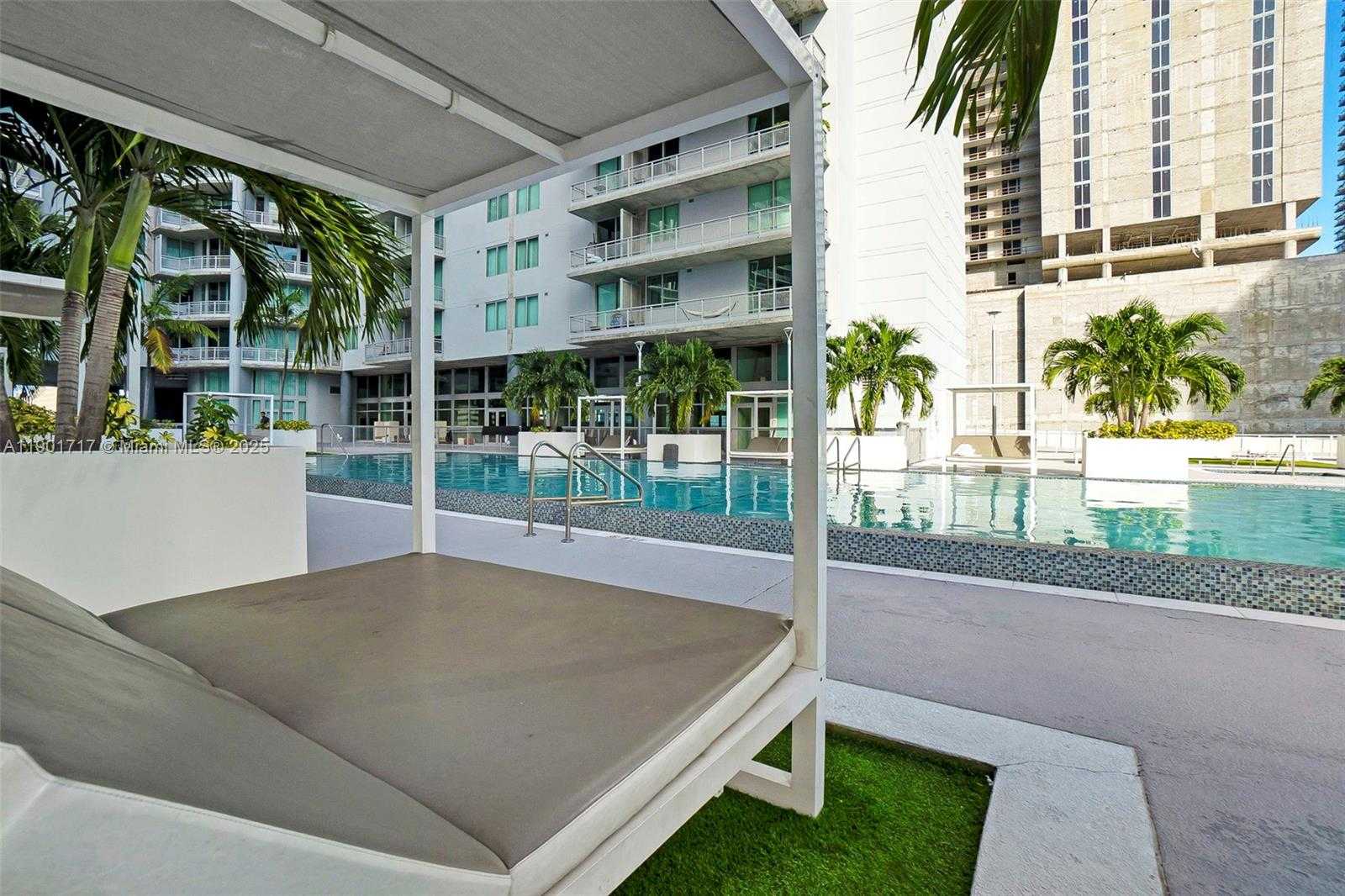 Small Image of 690 SOUTH WEST 1ST CT #2730, Miami Number 24