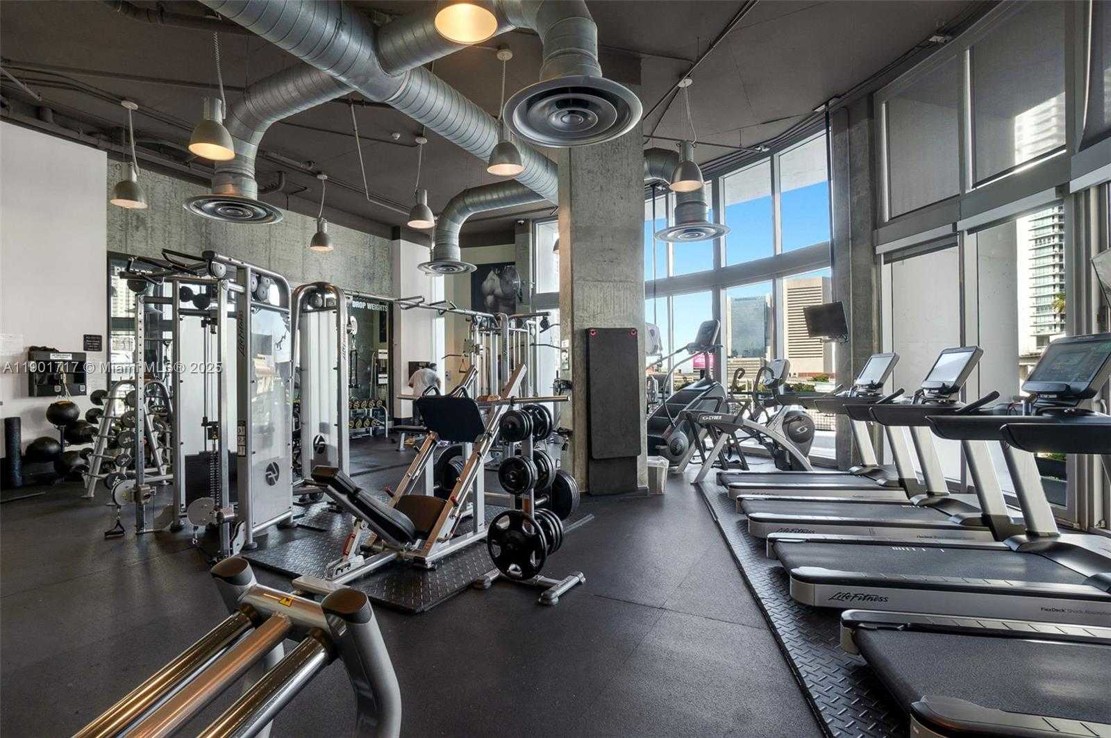 Small Image of 690 SOUTH WEST 1ST CT #2730, Miami Number 25