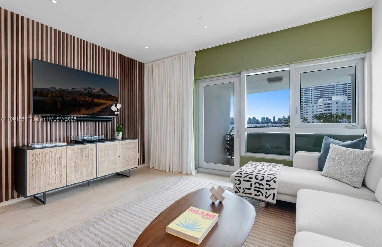 Imagen de Pequeño Objeto