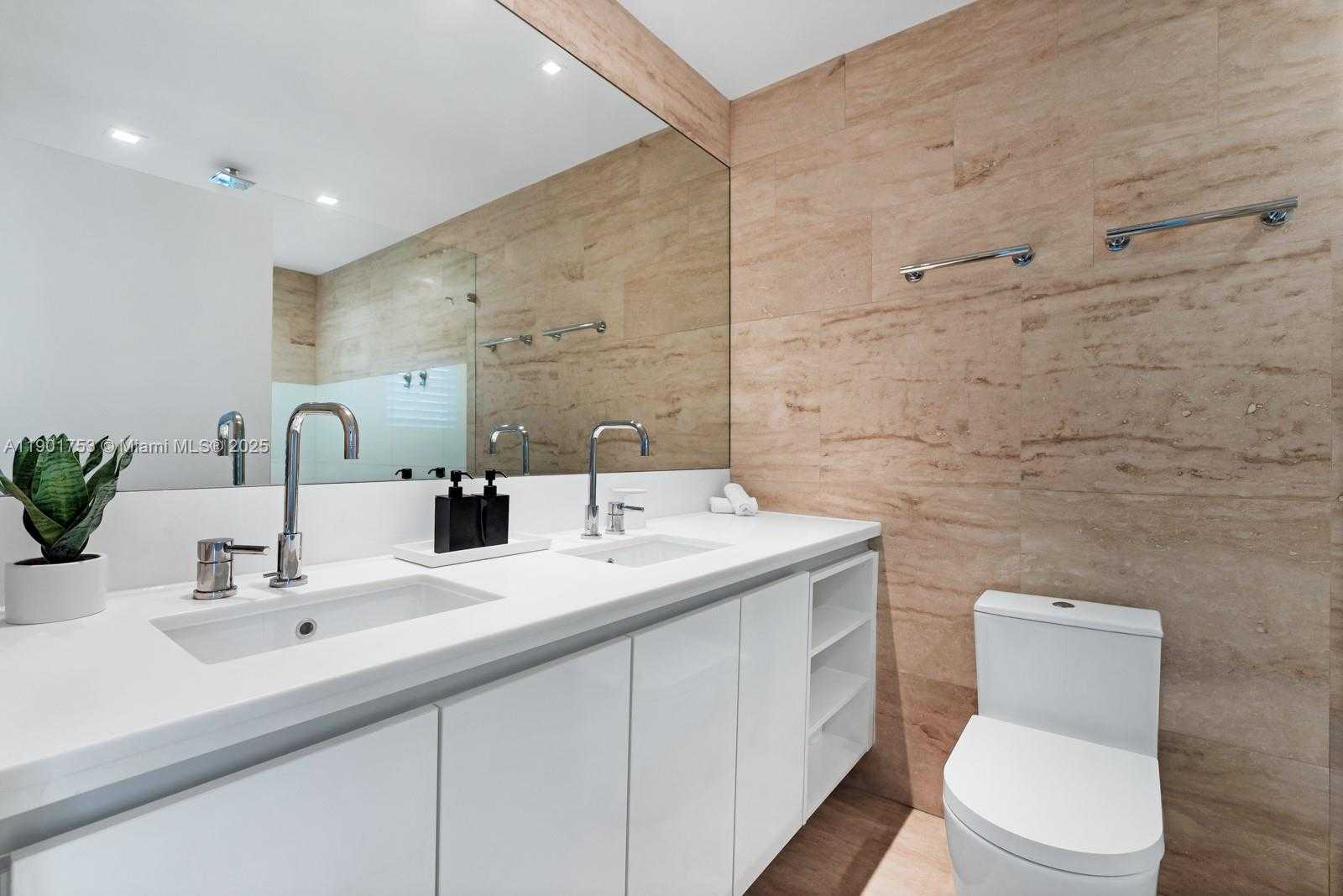 Imagen de Pequeño Objeto