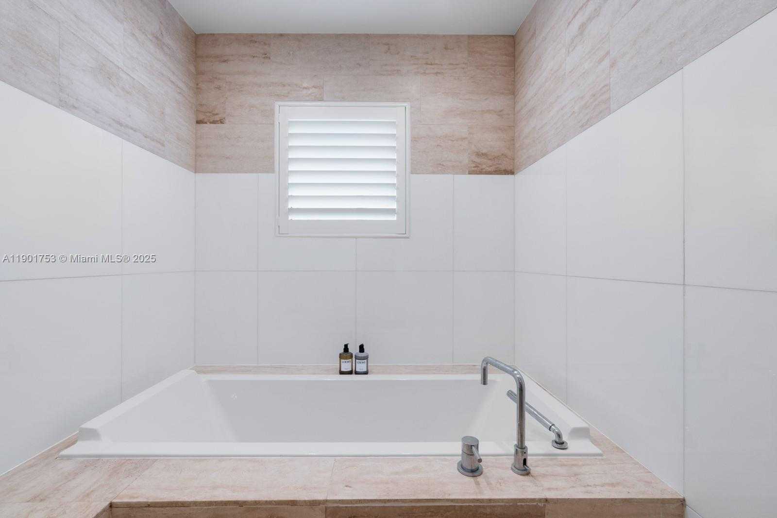 Imagen de Pequeño Objeto