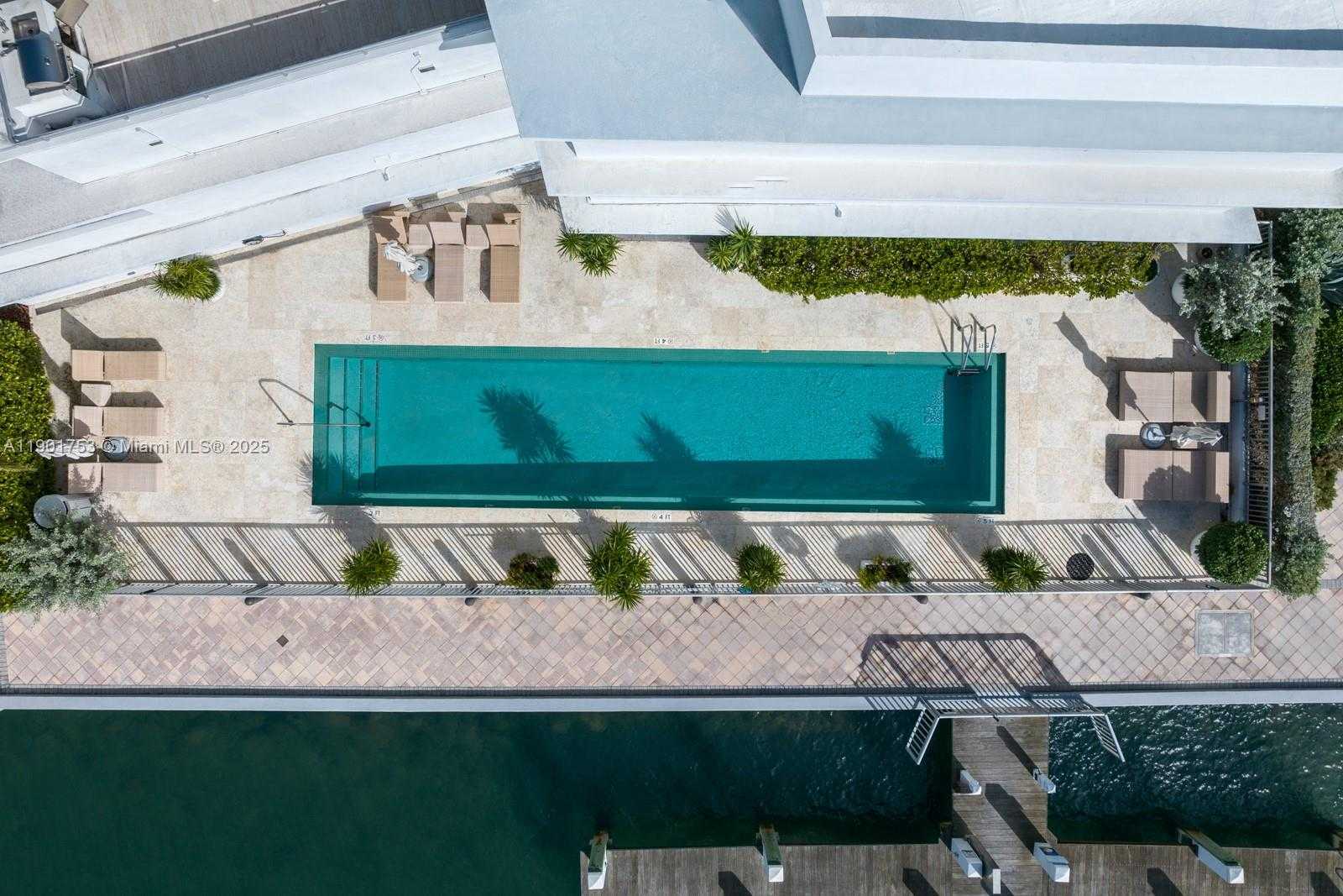 Imagen de Pequeño Objeto