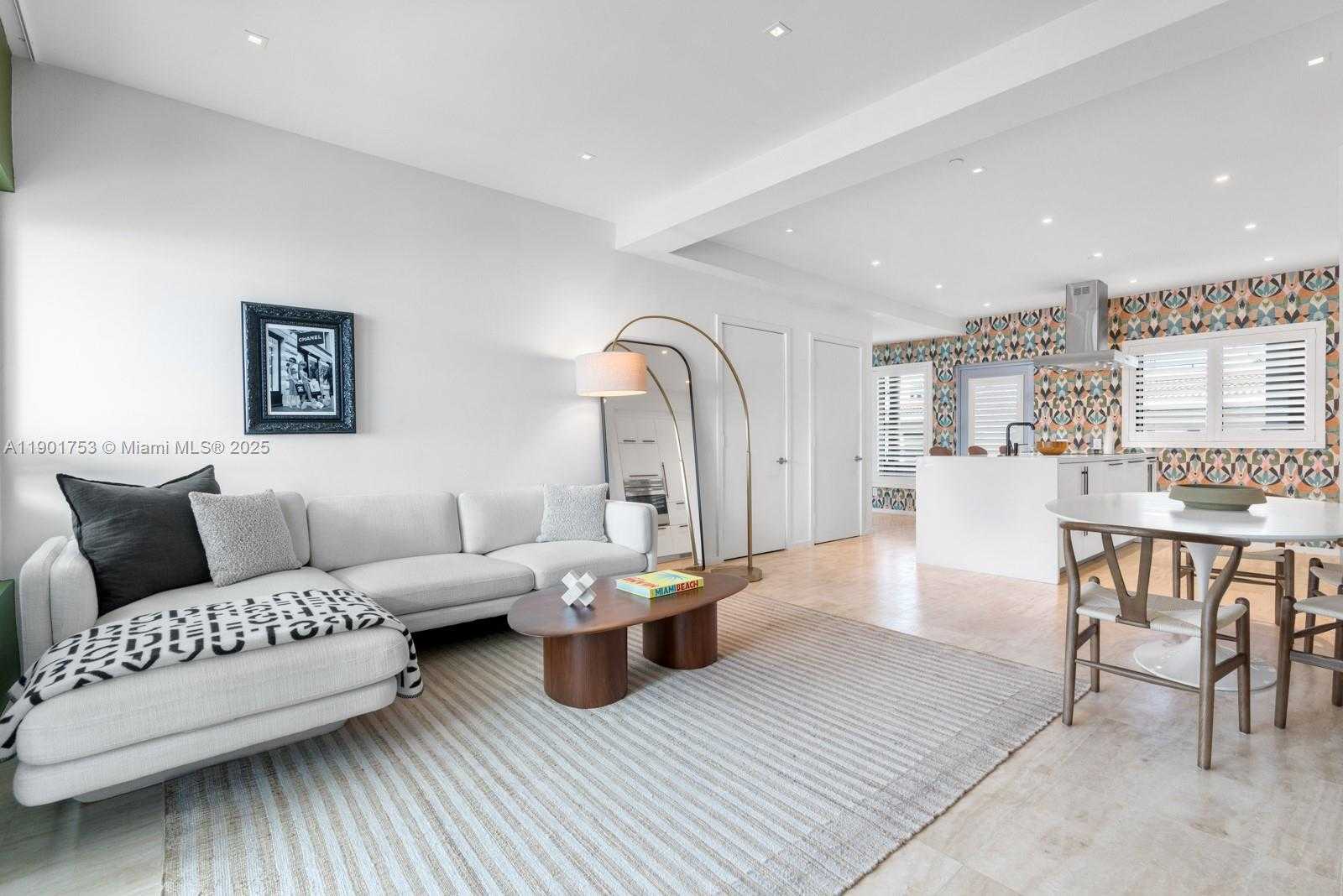 Imagen de Pequeño Objeto