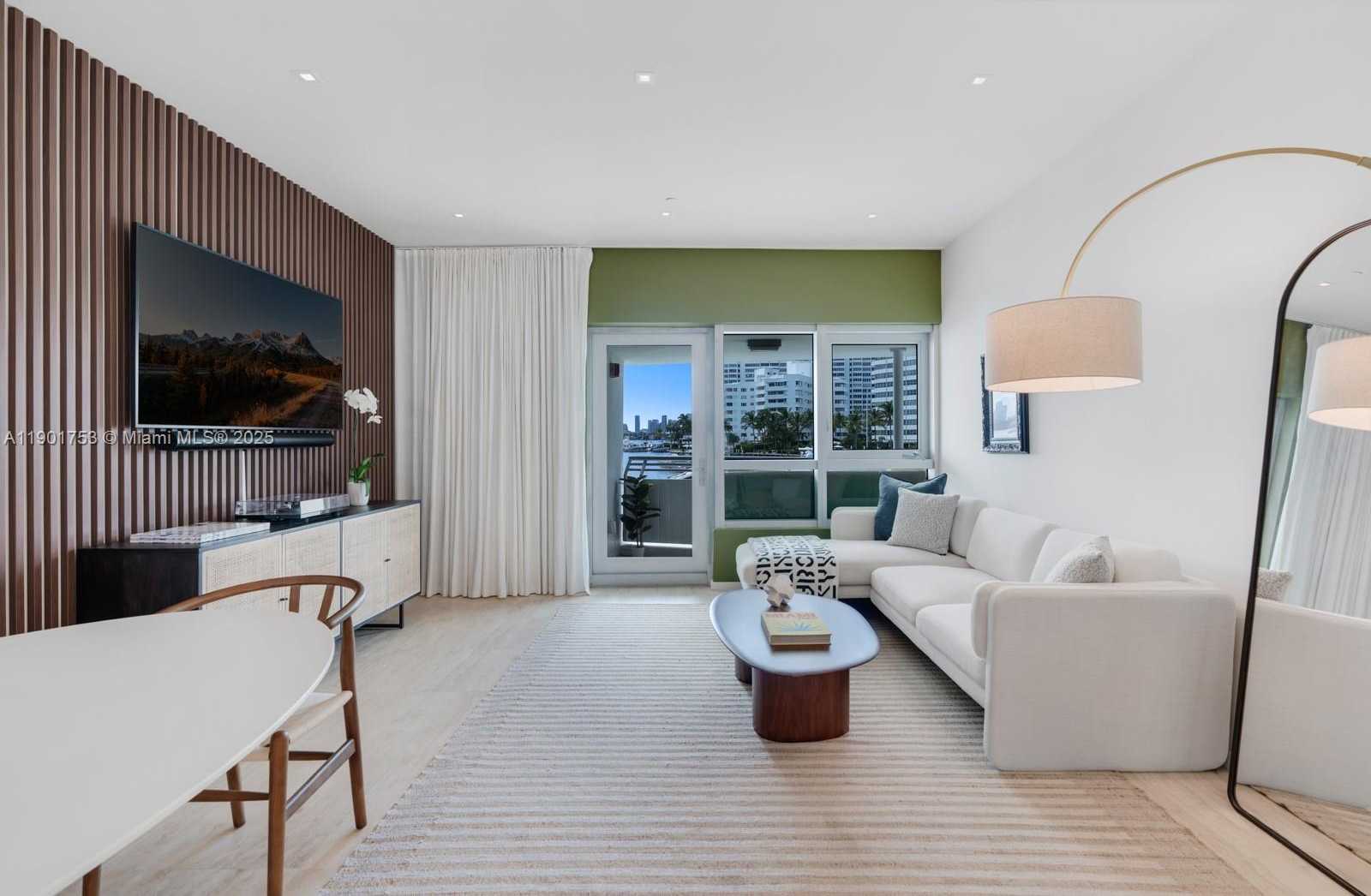 Imagen de Pequeño Objeto