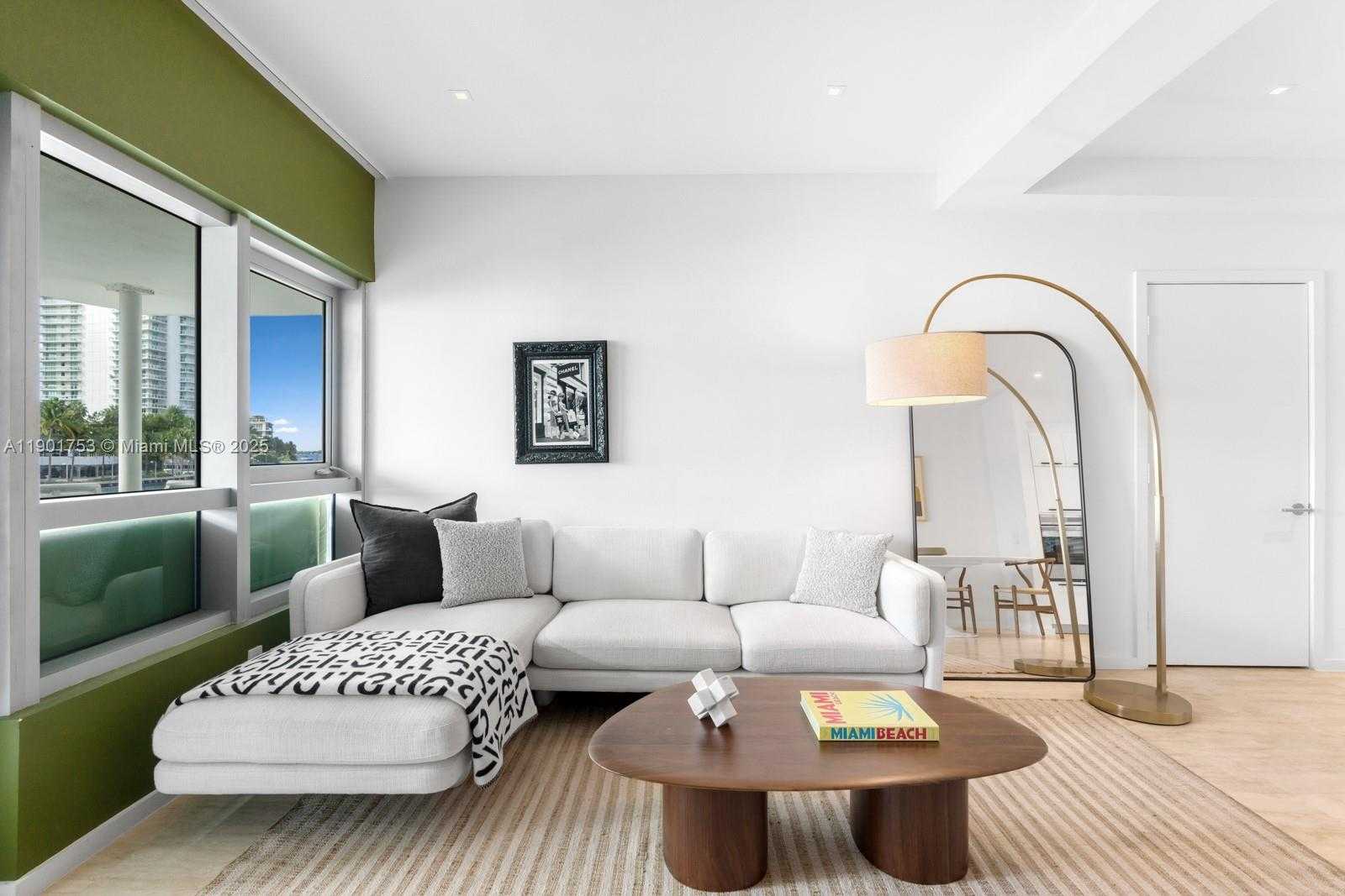 Imagen de Pequeño Objeto