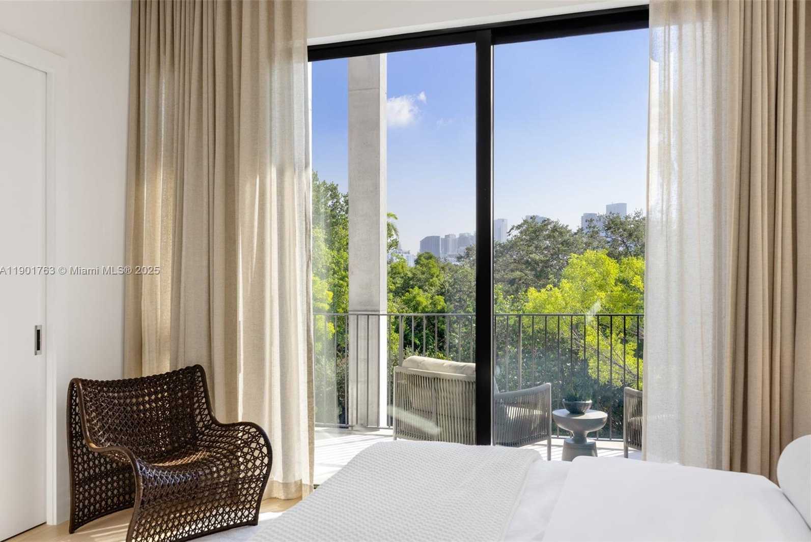 Small Image of 84 SOUTH WEST 28TH RD #5, Miami Number 22