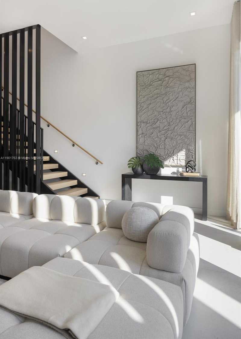 Small Image of 84 SOUTH WEST 28TH RD #5, Miami Number 8