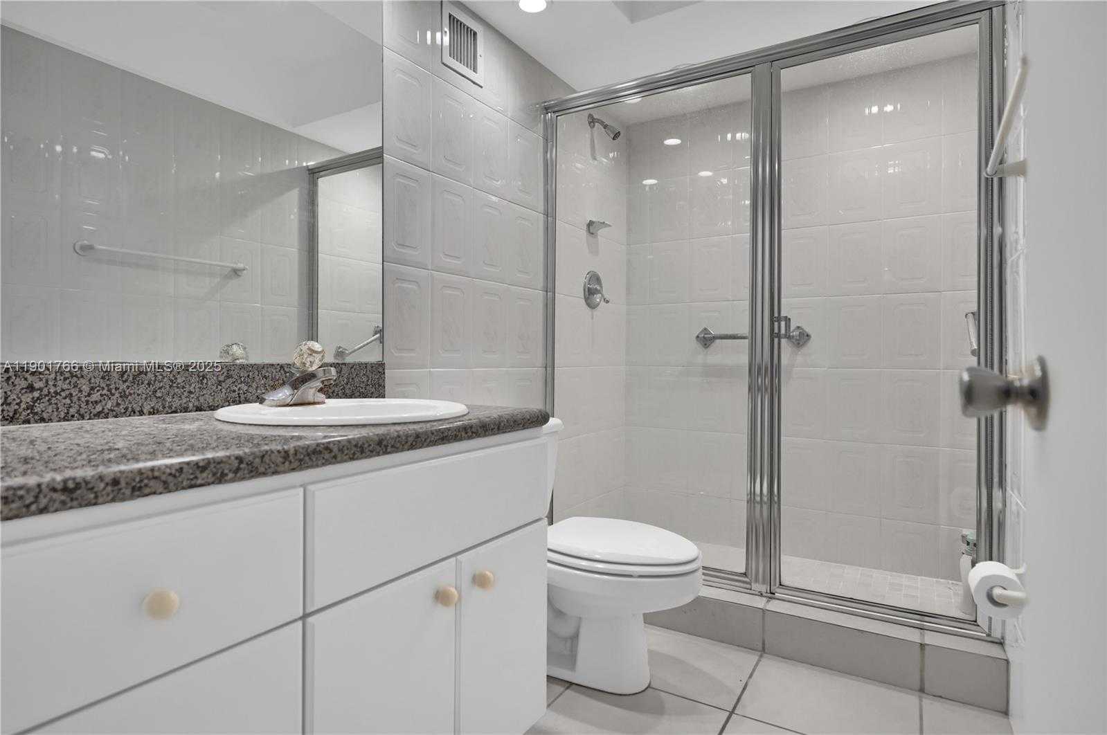 Small Image of 5005 COLLINS AVE #824, Miami Beach Number 11