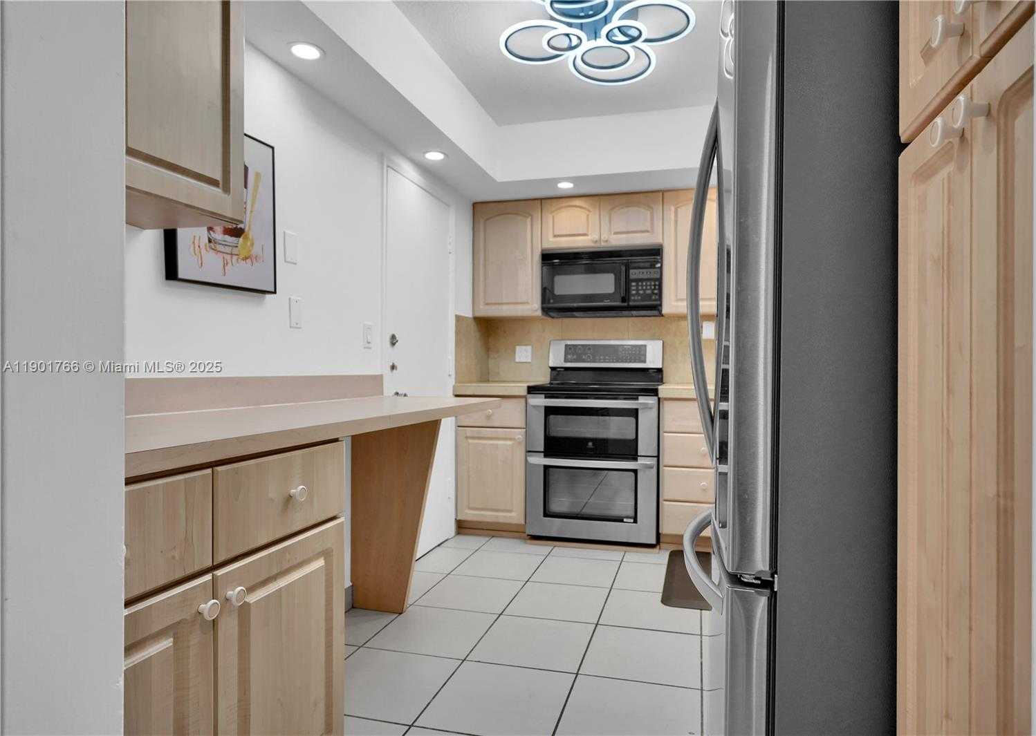 Small Image of 5005 COLLINS AVE #824, Miami Beach Number 13