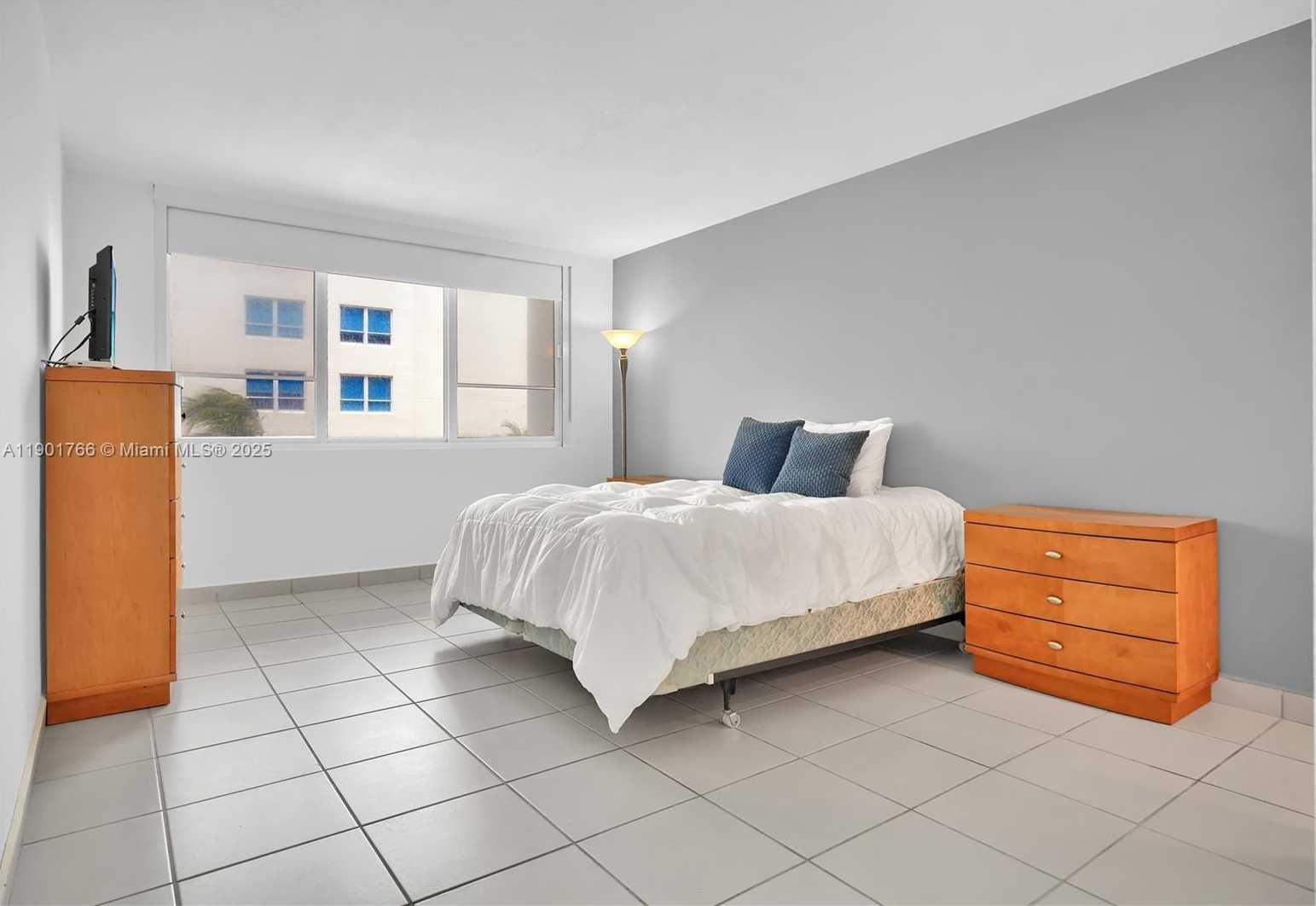 Small Image of 5005 COLLINS AVE #824, Miami Beach Number 24