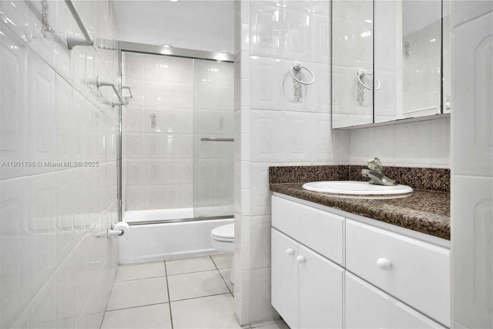 Small Image of 5005 COLLINS AVE #824, Miami Beach Number 25