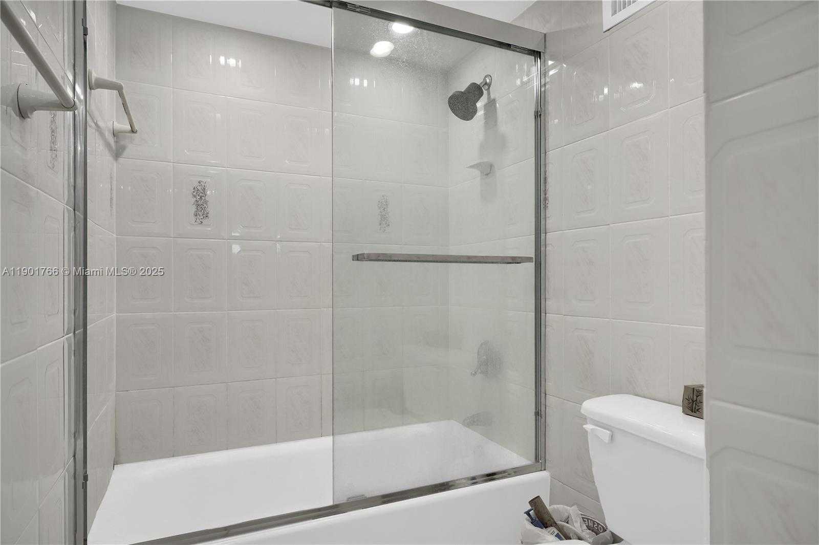 Small Image of 5005 COLLINS AVE #824, Miami Beach Number 26