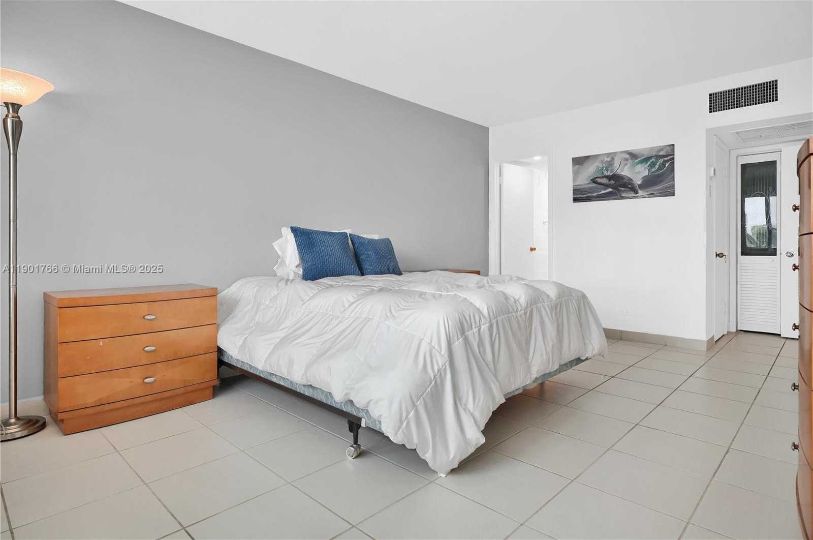 Small Image of 5005 COLLINS AVE #824, Miami Beach Number 28