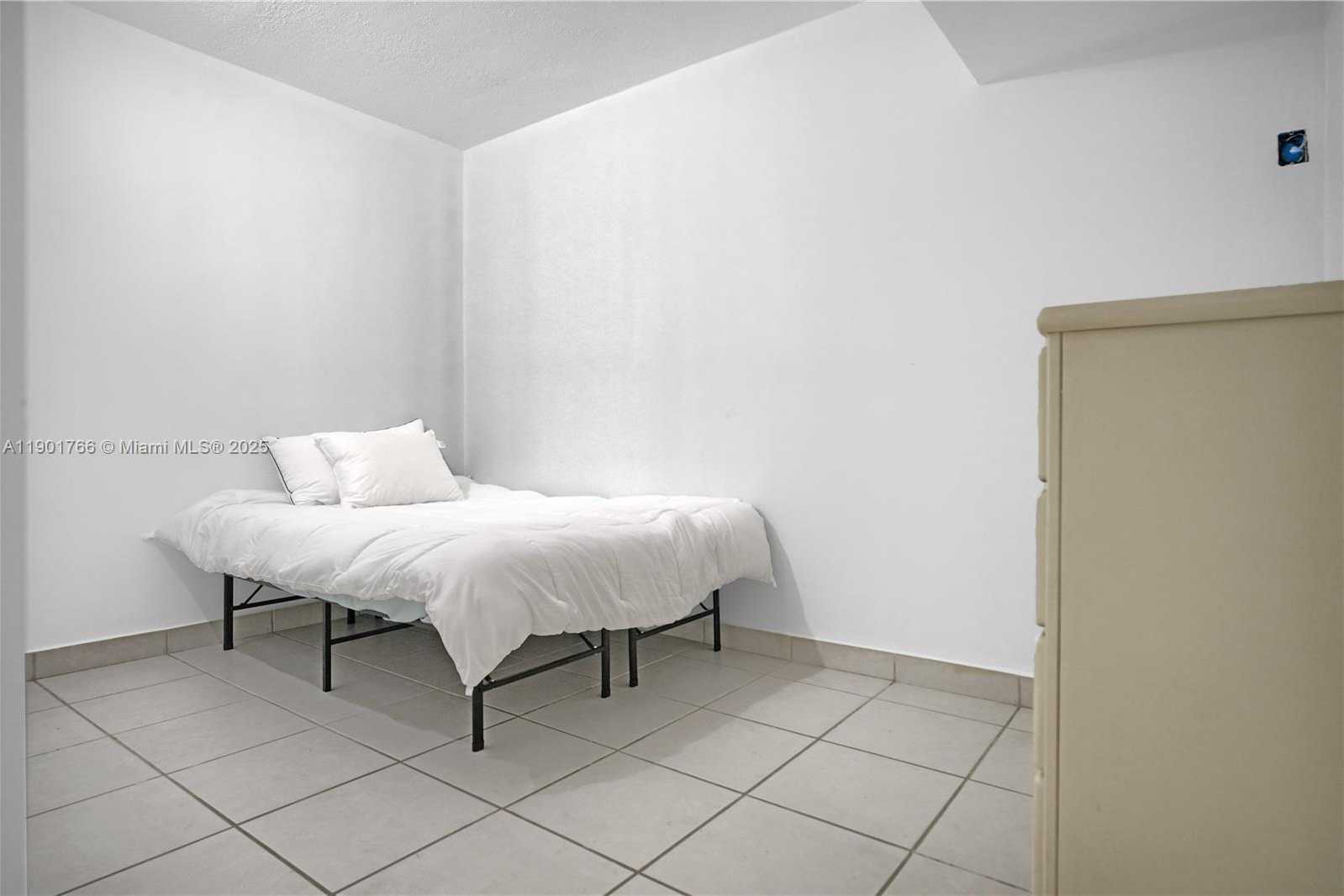 Small Image of 5005 COLLINS AVE #824, Miami Beach Number 9