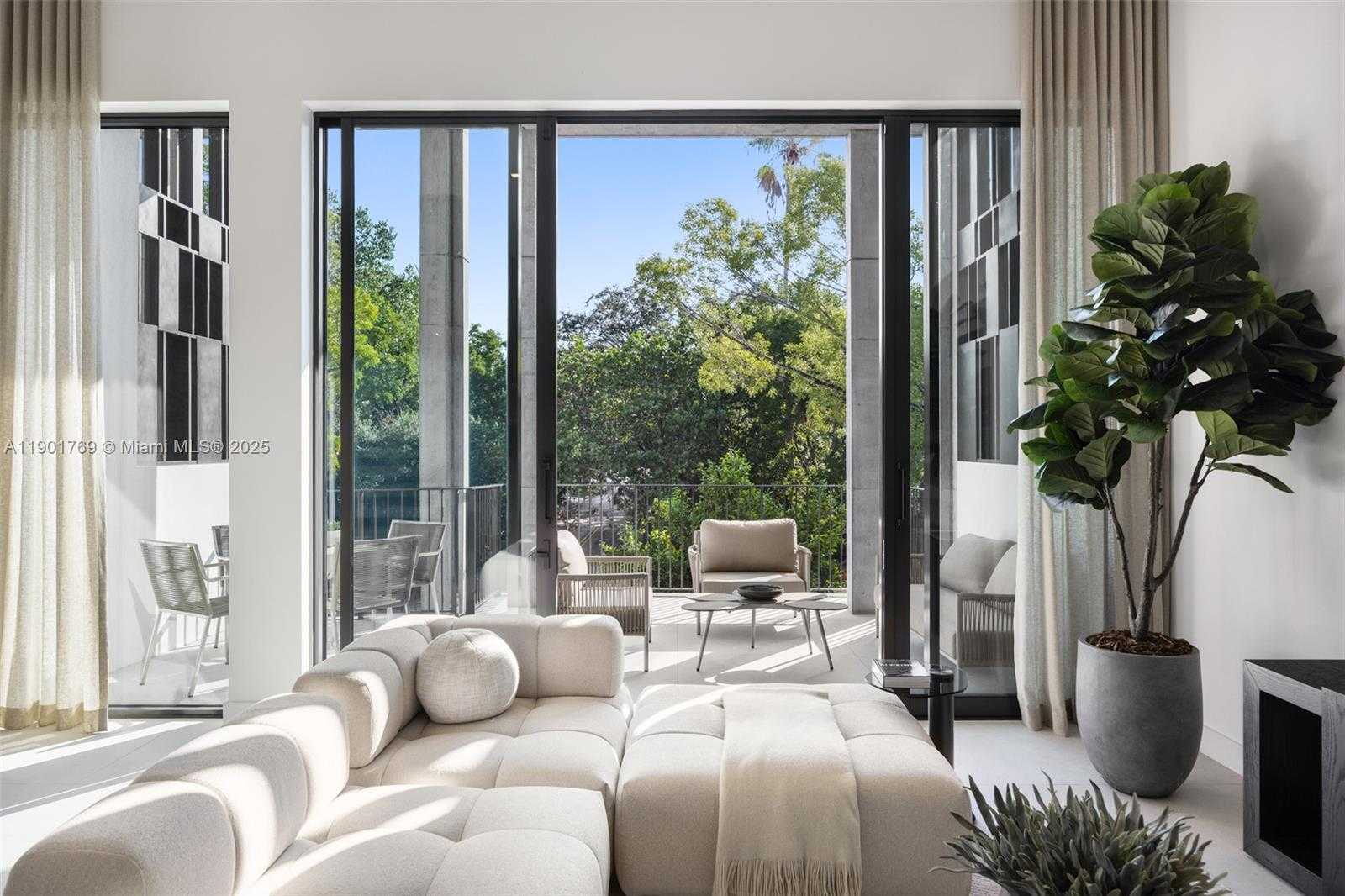 Small Image of 84 SOUTH WEST 28TH RD #4, Miami Number 5