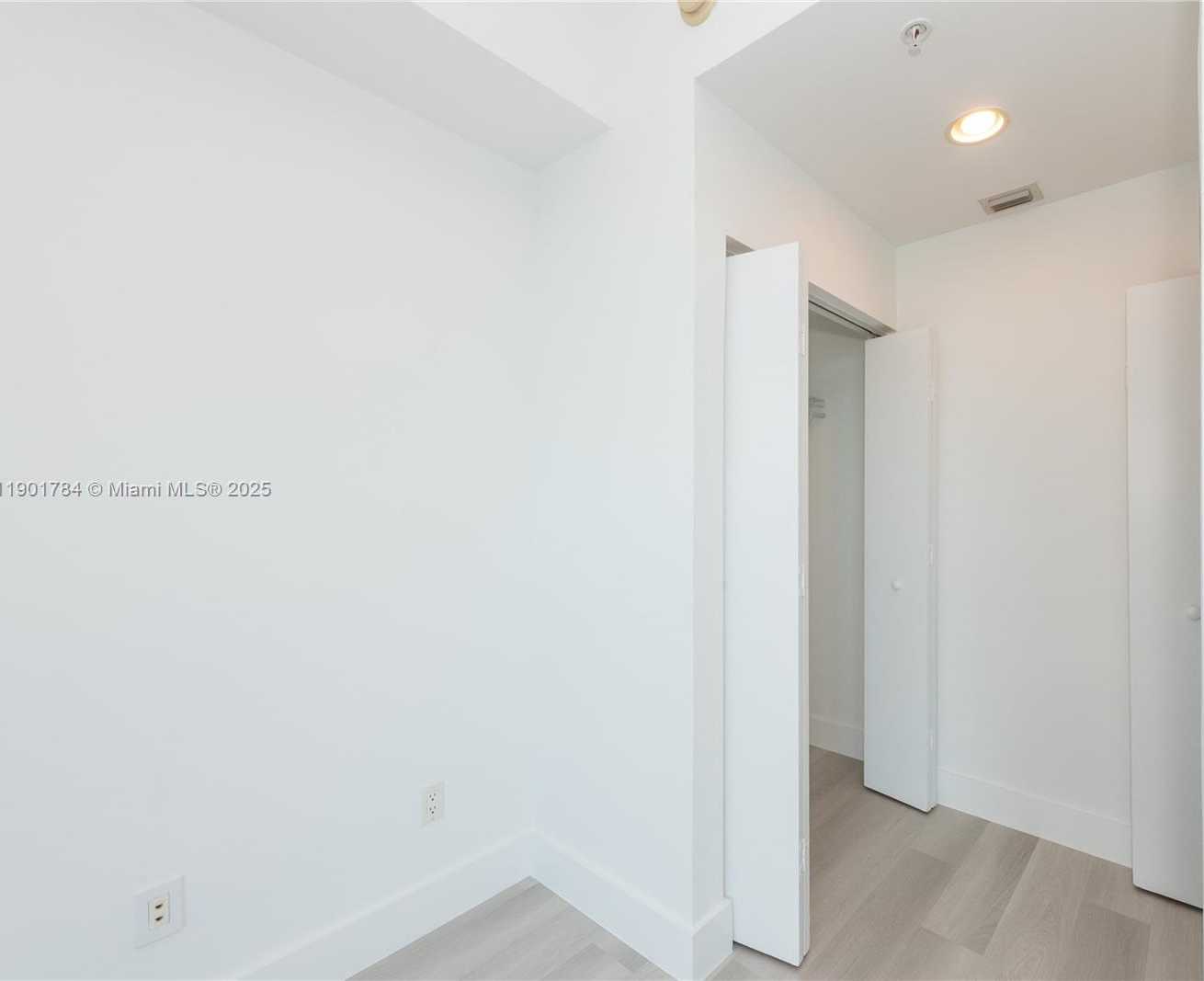 Small Image of 60 SOUTH WEST 13TH ST #2019, Miami Number 14