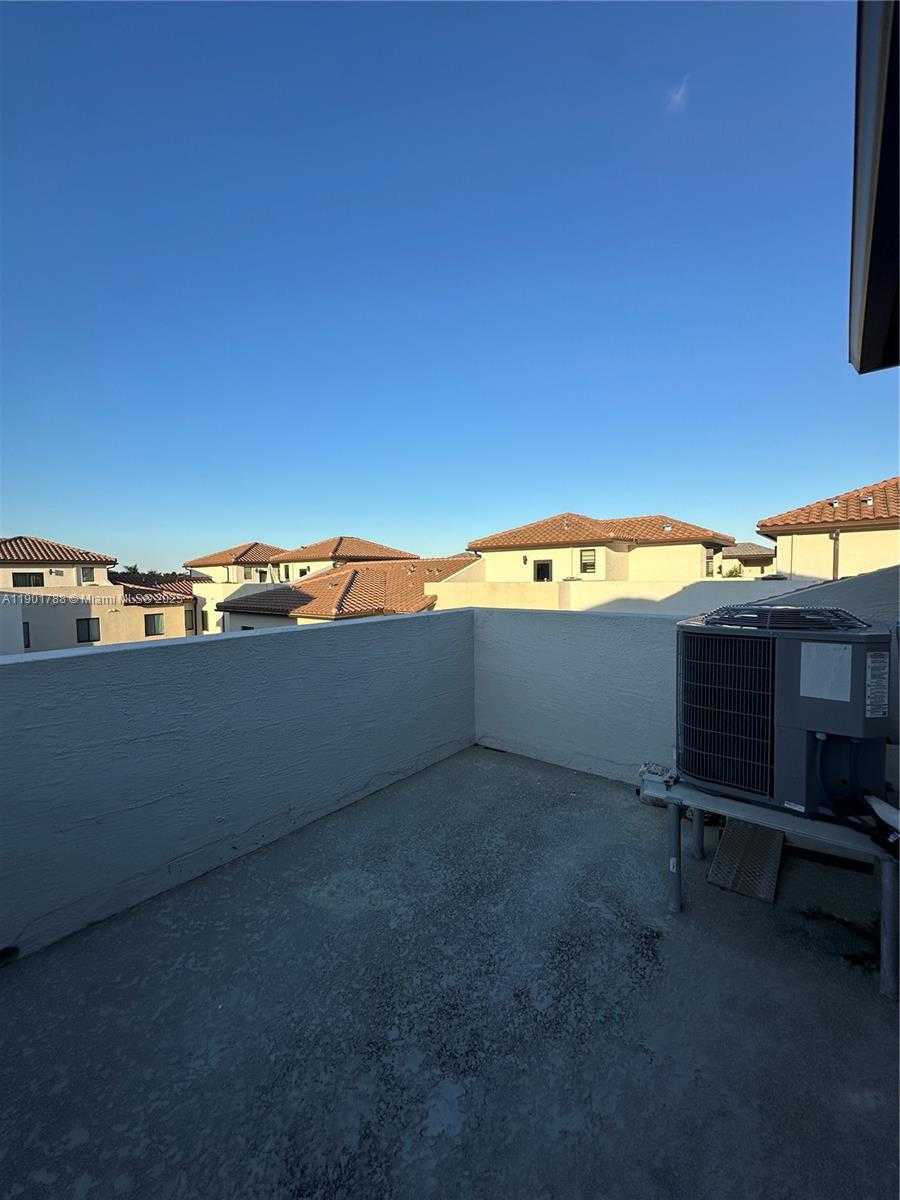 Small Image of 4256 NORTH WEST 83RD AVE, Doral Number 19