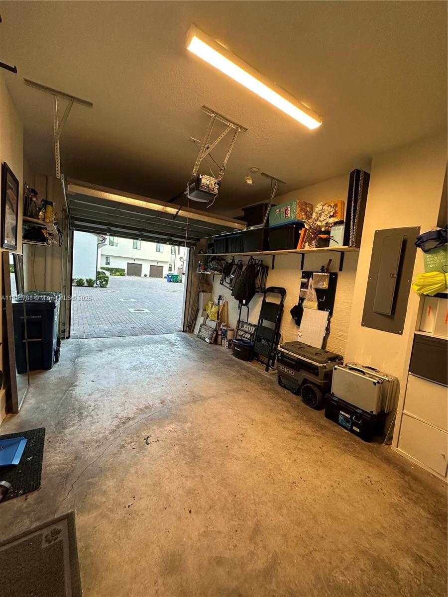 Small Image of 4256 NORTH WEST 83RD AVE, Doral Number 20