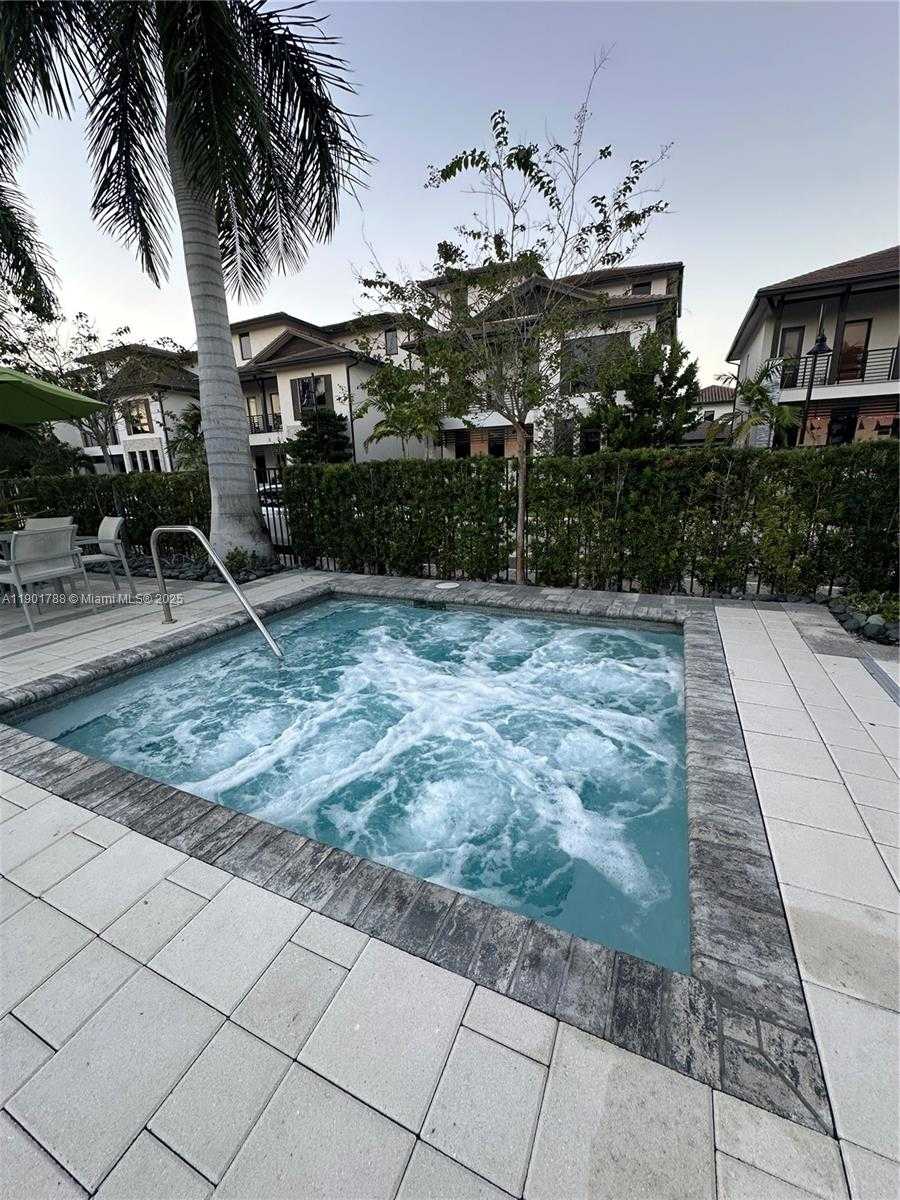 Small Image of 4256 NORTH WEST 83RD AVE, Doral Number 24