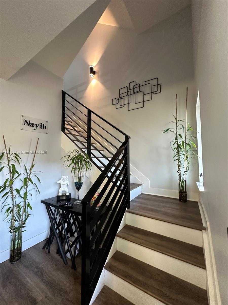 Small Image of 4256 NORTH WEST 83RD AVE, Doral Number 7