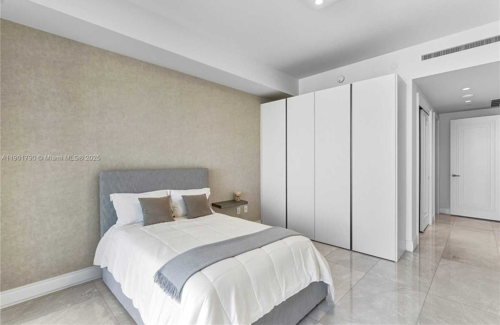 Imagen de Pequeño Objeto