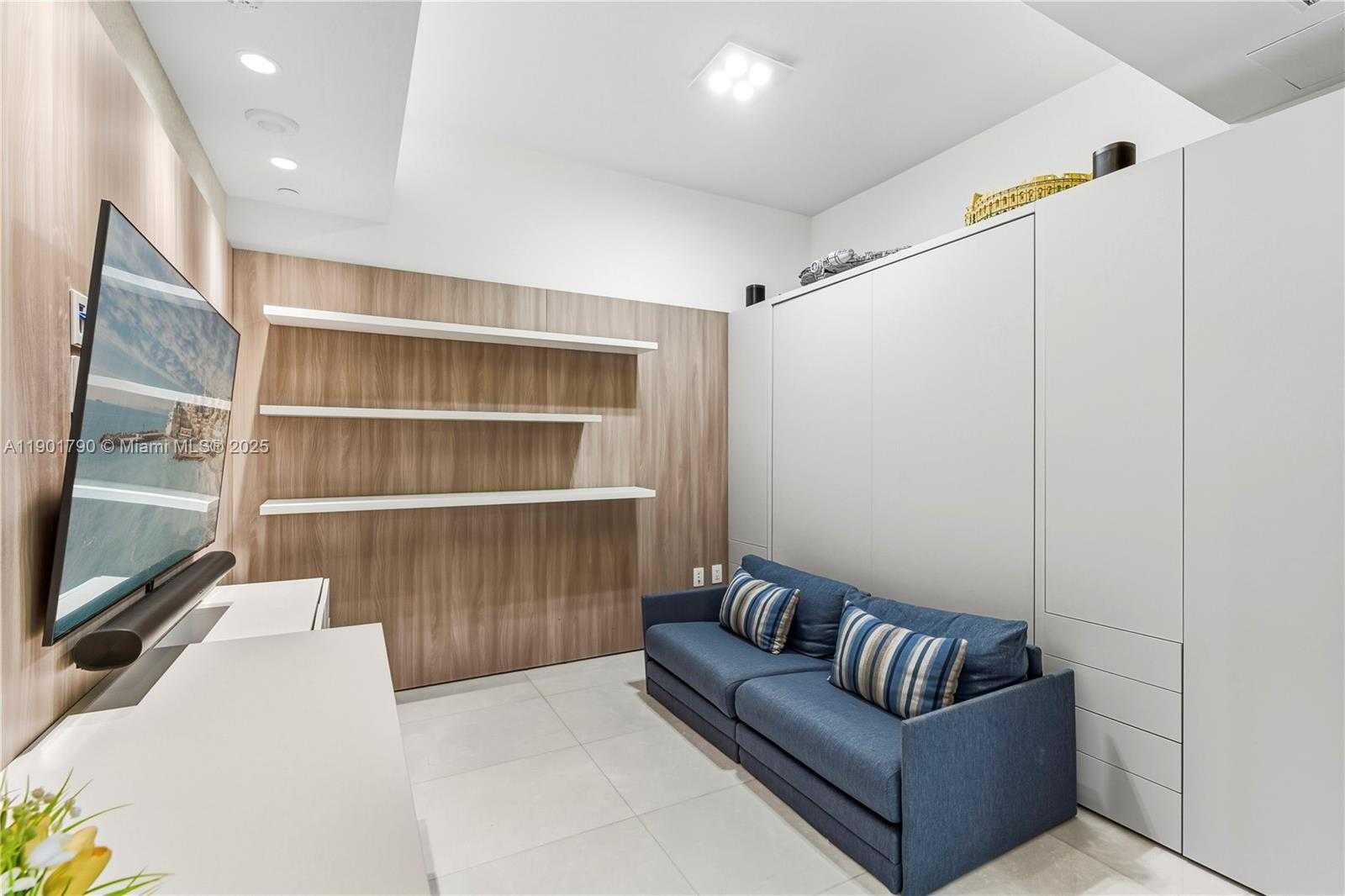 Imagen de Pequeño Objeto